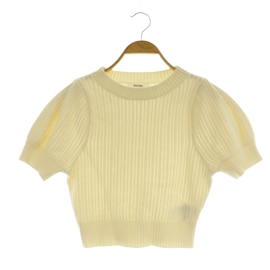 【中古】スナイデル SNIDEL 24AW デザインスリーブクロップドニット サマーニット 五分袖 ONE アイボリー /MY ■OS レディース 【ベクトル 古着】 260326ブランドスナイデル SNIDEL表記サイズONE実寸サイズ身幅：41cm　着丈：40cm　ゆき丈：40cm　　素材レーヨン ポリエステル ナイロン色アイボリー状態使用感が少なく、かなり状態の良い商品です。 ※あくまでも中古品ですので掲載写真や記載内容をご確認いただき、ご理解の上ご購入ください。備考・(株)マッシュスタイルラボ商品のお問い合わせの回答を休止しております。＊各商品ページの商品詳細等をご確認の上ご購入ください。【中古】スナイデル SNIDEL 24AW デザインスリーブクロップドニット サマーニット 五分袖 ONE アイボリー /MY ■OS レディース 【ベクトル 古着】 260326状態ランク　”A”詳細については、下記および「状態ランクについて」ページをご覧ください。未使用・新品の商品ほぼ新品同様の商品使用感が少なく、かなり状態の良い商品使用感はあるが、傷や汚れの少ない商品使用感の他、傷や汚れが見られる商品かなり大きな傷みがある難あり商品※S〜CランクはUSED品となりますので、使用感をご理解の上でご入札下さい。状態ランクについてinformationブランドスナイデル SNIDEL表記サイズONE実寸サイズ身幅：41cm　着丈：40cm　ゆき丈：40cm　　素材レーヨン ポリエステル ナイロン色アイボリー状態使用感が少なく、かなり状態の良い商品です。 ※あくまでも中古品ですので掲載写真や記載内容をご確認いただき、ご理解の上ご購入ください。備考・(株)マッシュスタイルラボ商品のお問い合わせの回答を休止しております。＊各商品ページの商品詳細等をご確認の上ご購入ください。本商品は一点物です他サイトや店舗にて販売している商品です。多少のお時間差にて欠品になることもございます。予めご了承頂ますようお願い致します。ベクトル・サイズガイドはこちらこの商品と同じブランドの商品を見る