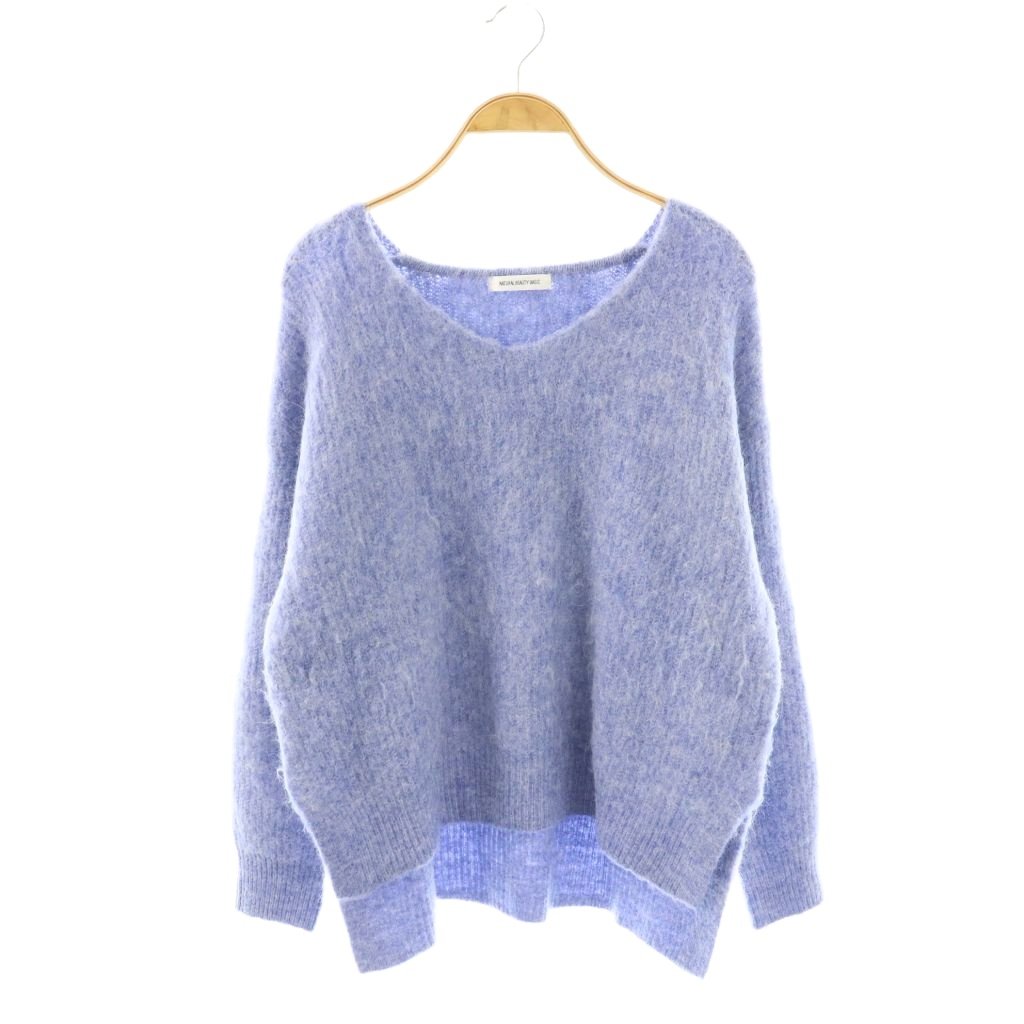 【中古】ナチュラルビューティーベーシック NATURAL BEAUTY BASIC 起毛ニットプルオーバー セーター 長袖 FR 青 ブルー /HS ■OS レディース 【ベクトル 古着】 260422ブランドナチュラルビューティーベーシック NATURAL BEAUTY BASIC表記サイズFR実寸サイズ肩幅：54cm　身幅：54cm　着丈：55cm　袖丈：43cm　　素材アクリル ポリエステル ナイロン 毛 ポリウレタン色青 ブルー ライトグレー仕様・両サイドにスリット状態使用感が少なく、かなり状態の良い商品です。 ※あくまでも中古品ですので掲載写真や記載内容をご確認いただき、ご理解の上ご購入ください。商品のお問い合わせの回答を休止しております。＊各商品ページの商品詳細等をご確認の上ご購入ください。【中古】ナチュラルビューティーベーシック NATURAL BEAUTY BASIC 起毛ニットプルオーバー セーター 長袖 FR 青 ブルー /HS ■OS レディース 【ベクトル 古着】 260422状態ランク　”A”詳細については、下記および「状態ランクについて」ページをご覧ください。未使用・新品の商品ほぼ新品同様の商品使用感が少なく、かなり状態の良い商品使用感はあるが、傷や汚れの少ない商品使用感の他、傷や汚れが見られる商品かなり大きな傷みがある難あり商品※S〜CランクはUSED品となりますので、使用感をご理解の上でご入札下さい。状態ランクについてinformationブランドナチュラルビューティーベーシック NATURAL BEAUTY BASIC表記サイズFR実寸サイズ肩幅：54cm　身幅：54cm　着丈：55cm　袖丈：43cm　　素材アクリル ポリエステル ナイロン 毛 ポリウレタン色青 ブルー ライトグレー仕様・両サイドにスリット状態使用感が少なく、かなり状態の良い商品です。 ※あくまでも中古品ですので掲載写真や記載内容をご確認いただき、ご理解の上ご購入ください。商品のお問い合わせの回答を休止しております。＊各商品ページの商品詳細等をご確認の上ご購入ください。本商品は一点物です他サイトや店舗にて販売している商品です。多少のお時間差にて欠品になることもございます。予めご了承頂ますようお願い致します。ベクトル・サイズガイドはこちらこの商品と同じブランドの商品を見る