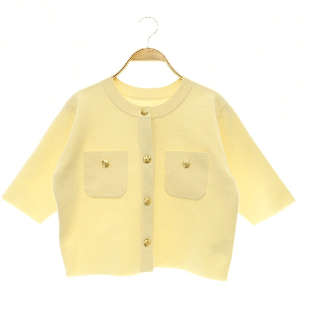 【中古】ナチュラルビューティーベーシック NATURAL BEAUTY BASIC 25SS エンブレムボタンニット 五分袖 ショート丈 カーディガン FR アイボリー /MY ■OS レディース 【ベクトル 古着】 260721ブランドナチュラルビューティーベーシック NATURAL BEAUTY BASIC表記サイズFR実寸サイズ肩幅：37cm　身幅：48cm　着丈：41cm　袖丈：28cm　　素材ポリエステル色アイボリー状態使用感が少なく、かなり状態の良い商品です。 ※あくまでも中古品ですので掲載写真や記載内容をご確認いただき、ご理解の上ご購入ください。備考・株式会社TSI商品のお問い合わせの回答を休止しております。＊各商品ページの商品詳細等をご確認の上ご購入ください。【中古】ナチュラルビューティーベーシック NATURAL BEAUTY BASIC 25SS エンブレムボタンニット 五分袖 ショート丈 カーディガン FR アイボリー /MY ■OS レディース 【ベクトル 古着】 260721状態ランク　”A”詳細については、下記および「状態ランクについて」ページをご覧ください。未使用・新品の商品ほぼ新品同様の商品使用感が少なく、かなり状態の良い商品使用感はあるが、傷や汚れの少ない商品使用感の他、傷や汚れが見られる商品かなり大きな傷みがある難あり商品※S〜CランクはUSED品となりますので、使用感をご理解の上でご入札下さい。状態ランクについてinformationブランドナチュラルビューティーベーシック NATURAL BEAUTY BASIC表記サイズFR実寸サイズ肩幅：37cm　身幅：48cm　着丈：41cm　袖丈：28cm　　素材ポリエステル色アイボリー状態使用感が少なく、かなり状態の良い商品です。 ※あくまでも中古品ですので掲載写真や記載内容をご確認いただき、ご理解の上ご購入ください。備考・株式会社TSI商品のお問い合わせの回答を休止しております。＊各商品ページの商品詳細等をご確認の上ご購入ください。本商品は一点物です他サイトや店舗にて販売している商品です。多少のお時間差にて欠品になることもございます。予めご了承頂ますようお願い致します。ベクトル・サイズガイドはこちらこの商品と同じブランドの商品を見る