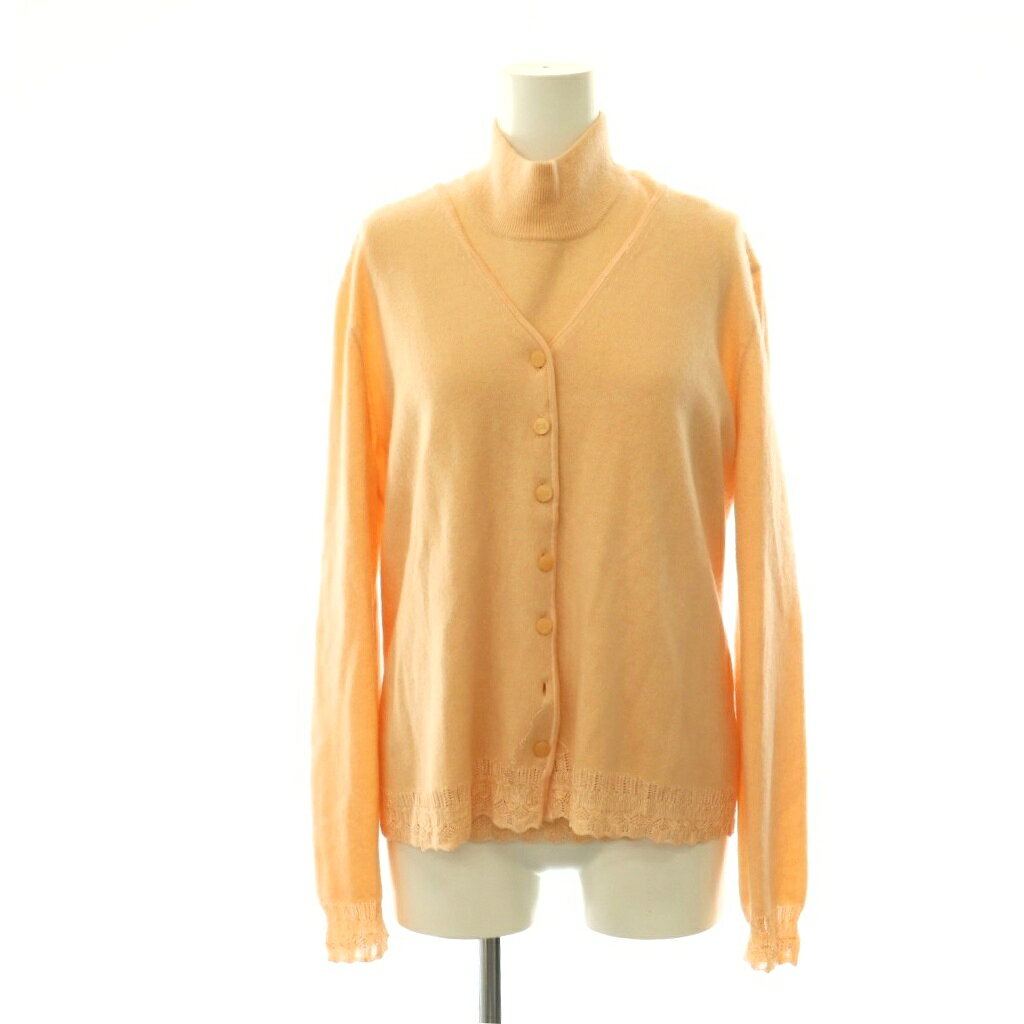 【中古】エスカーダ ESCADA アンサンブル カーディガン ノースリーブニット カシミヤ 36 38 オレンジ /CX ■OS レディース 【ベクトル 古着】 260806ブランドエスカーダ ESCADA表記サイズ・ニット 36 ・カーディガン 38実寸サイズ肩幅：40cm　身幅：48cm　総丈：56cm　袖丈：60cm　身幅：40cm　総丈：56cm　　素材カシミヤ レーヨン色オレンジ状態カーディガン下から2番目のボタンの取れ（ボタンあり）、また右袖に汚れが見られますが、その他に目立ったダメージはなく、問題なくご使用いただける商品です。 ※あくまでも中古品ですので掲載写真や記載内容をご確認いただき、ご理解の上ご購入ください。備考品質タグに日本語表記なし商品のお問い合わせの回答を休止しております。＊各商品ページの商品詳細等をご確認の上ご購入ください。【中古】エスカーダ ESCADA アンサンブル カーディガン ノースリーブニット カシミヤ 36 38 オレンジ /CX ■OS レディース 【ベクトル 古着】 260806状態ランク　”AB”詳細については、下記および「状態ランクについて」ページをご覧ください。未使用・新品の商品ほぼ新品同様の商品使用感が少なく、かなり状態の良い商品使用感はあるが、傷や汚れの少ない商品使用感の他、傷や汚れが見られる商品かなり大きな傷みがある難あり商品※S〜CランクはUSED品となりますので、使用感をご理解の上でご入札下さい。状態ランクについてinformationブランドエスカーダ ESCADA表記サイズ・ニット 36 ・カーディガン 38実寸サイズ肩幅：40cm　身幅：48cm　総丈：56cm　袖丈：60cm　身幅：40cm　総丈：56cm　　素材カシミヤ レーヨン色オレンジ状態カーディガン下から2番目のボタンの取れ（ボタンあり）、また右袖に汚れが見られますが、その他に目立ったダメージはなく、問題なくご使用いただける商品です。 ※あくまでも中古品ですので掲載写真や記載内容をご確認いただき、ご理解の上ご購入ください。備考品質タグに日本語表記なし商品のお問い合わせの回答を休止しております。＊各商品ページの商品詳細等をご確認の上ご購入ください。本商品は一点物です他サイトや店舗にて販売している商品です。多少のお時間差にて欠品になることもございます。予めご了承頂ますようお願い致します。ベクトル・サイズガイドはこちらこの商品と同じブランドの商品を見る