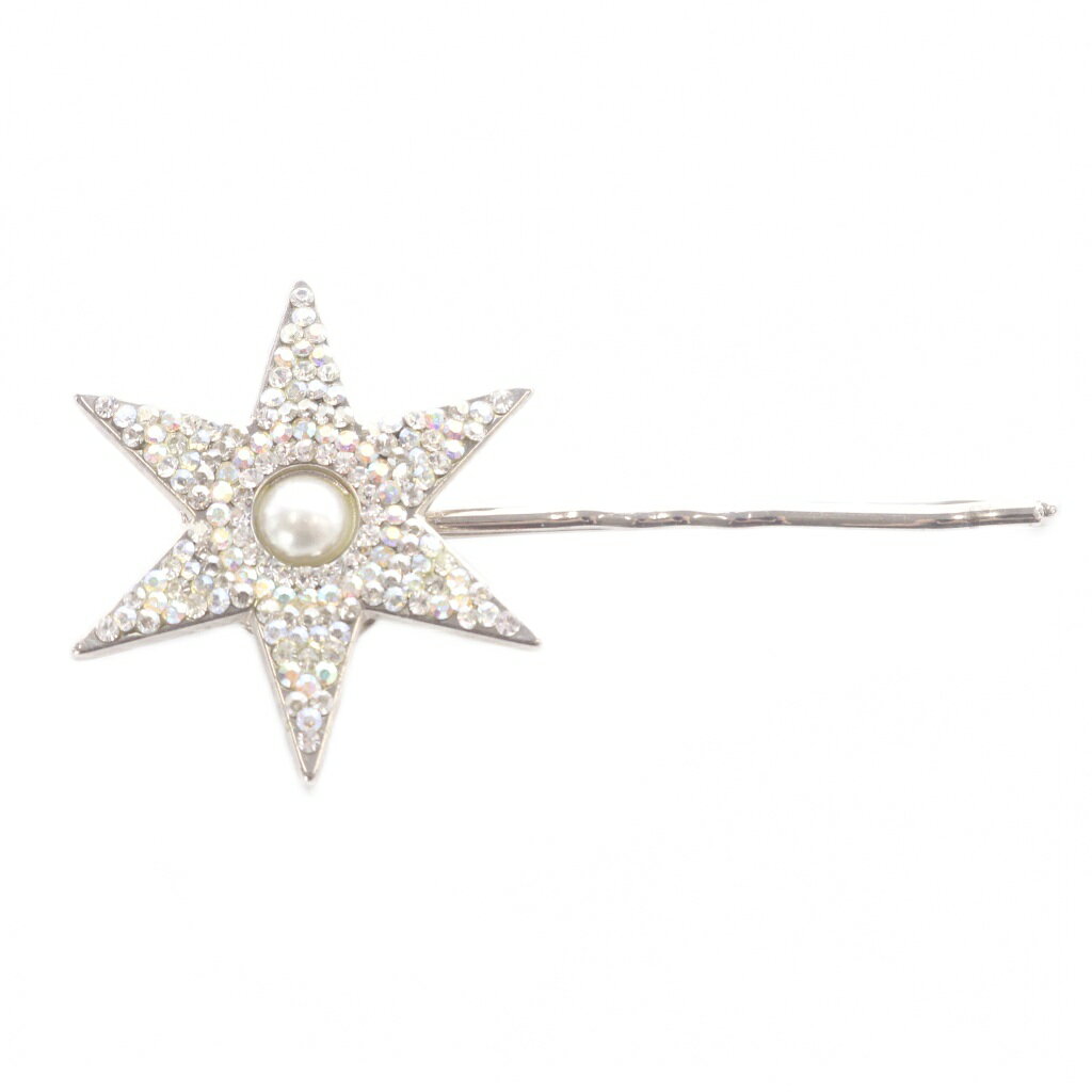 【中古】アッカ acca ホリデースター ヘアピン シルバー色 /SR レディース 【ベクトル 古着】 260820ブランドアッカ acca表記サイズサイズなし（実寸サイズをご確認下さい）実寸サイズモチーフ×3.3cm　長さ×5.5cm　色シルバー色状態表面に小傷やくすみがございますが、その他に目立ったダメージはなく、問題なくご使用いただける商品です。 ※あくまでも中古品ですので掲載写真や記載内容をご確認いただき、ご理解の上ご購入ください。付属品付属品なし商品のお問い合わせの回答を休止しております。＊各商品ページの商品詳細等をご確認の上ご購入ください。【中古】アッカ acca ホリデースター ヘアピン シルバー色 /SR レディース 【ベクトル 古着】 260820状態ランク　”AB”詳細については、下記および「状態ランクについて」ページをご覧ください。未使用・新品の商品ほぼ新品同様の商品使用感が少なく、かなり状態の良い商品使用感はあるが、傷や汚れの少ない商品使用感の他、傷や汚れが見られる商品かなり大きな傷みがある難あり商品※S〜CランクはUSED品となりますので、使用感をご理解の上でご入札下さい。状態ランクについてinformationブランドアッカ acca表記サイズサイズなし（実寸サイズをご確認下さい）実寸サイズモチーフ×3.3cm　長さ×5.5cm　色シルバー色状態表面に小傷やくすみがございますが、その他に目立ったダメージはなく、問題なくご使用いただける商品です。 ※あくまでも中古品ですので掲載写真や記載内容をご確認いただき、ご理解の上ご購入ください。付属品付属品なし商品のお問い合わせの回答を休止しております。＊各商品ページの商品詳細等をご確認の上ご購入ください。本商品は一点物です他サイトや店舗にて販売している商品です。多少のお時間差にて欠品になることもございます。予めご了承頂ますようお願い致します。ベクトル・サイズガイドはこちらこの商品と同じブランドの商品を見る