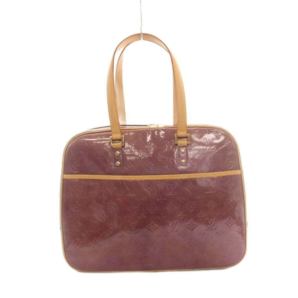 【中古】ルイヴィトン LOUIS VUITTON M91081 サットン モノグラム ハンドバッグ パテントレザー 紫 パープル ベージュ /MI ■OS ■OH レディース 【ベクトル 古着】 261021ブランドルイヴィトン LOUIS VUITTON表記サイズ表記なし実寸サイズ持ち手の長さ：53cm　ヨコ：40cm　タテ：32cm　マチ：14cm　ショルダーの長さ：-cm　　素材パテントレザー色紫 パープル、ベージュ状態角にスレがございますが、その他に目立ったダメージはなく、まだまだご使用いただける商品です。 ※あくまでも中古品ですので掲載写真や記載内容をご確認いただき、ご理解の上ご購入ください。付属品袋備考製造番号：CA1919 品番:M91081商品のお問い合わせの回答を休止しております。＊各商品ページの商品詳細等をご確認の上ご購入ください。【中古】ルイヴィトン LOUIS VUITTON M91081 サットン モノグラム ハンドバッグ パテントレザー 紫 パープル ベージュ /MI ■OS ■OH レディース 【ベクトル 古着】 261021状態ランク　”AB”詳細については、下記および「状態ランクについて」ページをご覧ください。未使用・新品の商品ほぼ新品同様の商品使用感が少なく、かなり状態の良い商品使用感はあるが、傷や汚れの少ない商品使用感の他、傷や汚れが見られる商品かなり大きな傷みがある難あり商品※S〜CランクはUSED品となりますので、使用感をご理解の上でご入札下さい。状態ランクについてinformationブランドルイヴィトン LOUIS VUITTON表記サイズ表記なし実寸サイズ持ち手の長さ：53cm　ヨコ：40cm　タテ：32cm　マチ：14cm　ショルダーの長さ：-cm　　素材パテントレザー色紫 パープル、ベージュ状態角にスレがございますが、その他に目立ったダメージはなく、まだまだご使用いただける商品です。 ※あくまでも中古品ですので掲載写真や記載内容をご確認いただき、ご理解の上ご購入ください。付属品袋備考製造番号：CA1919 品番:M91081商品のお問い合わせの回答を休止しております。＊各商品ページの商品詳細等をご確認の上ご購入ください。本商品は一点物です他サイトや店舗にて販売している商品です。多少のお時間差にて欠品になることもございます。予めご了承頂ますようお願い致します。ベクトル・サイズガイドはこちらこの商品と同じブランドの商品を見る