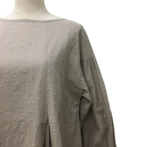 【中古】スタディオクリップ Studio Clip カットソー プルオーバー ラウンドネック 総柄 タック バックボタン オーバーサイズ パフスリーブ 長袖 F ベージュ レディース 【ベクトル 古着】 240605