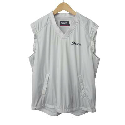 【中古】スリクソン SRIXON ゴルフ ベスト ナイロン ロゴ L グレー メンズ 【ベクトル 古着】 260901ブランドスリクソン SRIXON表記サイズL実寸サイズ身幅：60cm　着丈：66cm　　素材表　ナイロン100％ 裏　ポリエステル100％色グレー ※色に関してはこの商品の出品者の主観で判断しておりますので、カタログや正規のカラーとは言いまわしが異なる場合があります。 状態使用感が少なく、かなり状態の良い商品です。 ※あくまでも中古品ですので掲載写真や記載内容をご確認いただき、ご理解の上ご購入ください。 保管によるシワがございます。神経質な方のご入札はお控えください。写真または説明欄に記載のない箱・付属品などはございませんので、ご了承ください。商品のお問い合わせの回答を休止しております。＊各商品ページの商品詳細等をご確認の上ご購入ください。【中古】スリクソン SRIXON ゴルフ ベスト ナイロン ロゴ L グレー メンズ 【ベクトル 古着】 260901状態ランク　”A”詳細については、下記および「状態ランクについて」ページをご覧ください。未使用・新品の商品ほぼ新品同様の商品使用感が少なく、かなり状態の良い商品使用感はあるが、傷や汚れの少ない商品使用感の他、傷や汚れが見られる商品かなり大きな傷みがある難あり商品※S〜CランクはUSED品となりますので、使用感をご理解の上でご入札下さい。状態ランクについてinformationブランドスリクソン SRIXON表記サイズL実寸サイズ身幅：60cm　着丈：66cm　　素材表　ナイロン100％ 裏　ポリエステル100％色グレー ※色に関してはこの商品の出品者の主観で判断しておりますので、カタログや正規のカラーとは言いまわしが異なる場合があります。 状態使用感が少なく、かなり状態の良い商品です。 ※あくまでも中古品ですので掲載写真や記載内容をご確認いただき、ご理解の上ご購入ください。 保管によるシワがございます。神経質な方のご入札はお控えください。写真または説明欄に記載のない箱・付属品などはございませんので、ご了承ください。商品のお問い合わせの回答を休止しております。＊各商品ページの商品詳細等をご確認の上ご購入ください。本商品は一点物です他サイトや店舗にて販売している商品です。多少のお時間差にて欠品になることもございます。予めご了承頂ますようお願い致します。ベクトル・サイズガイドはこちらこの商品と同じブランドの商品を見る