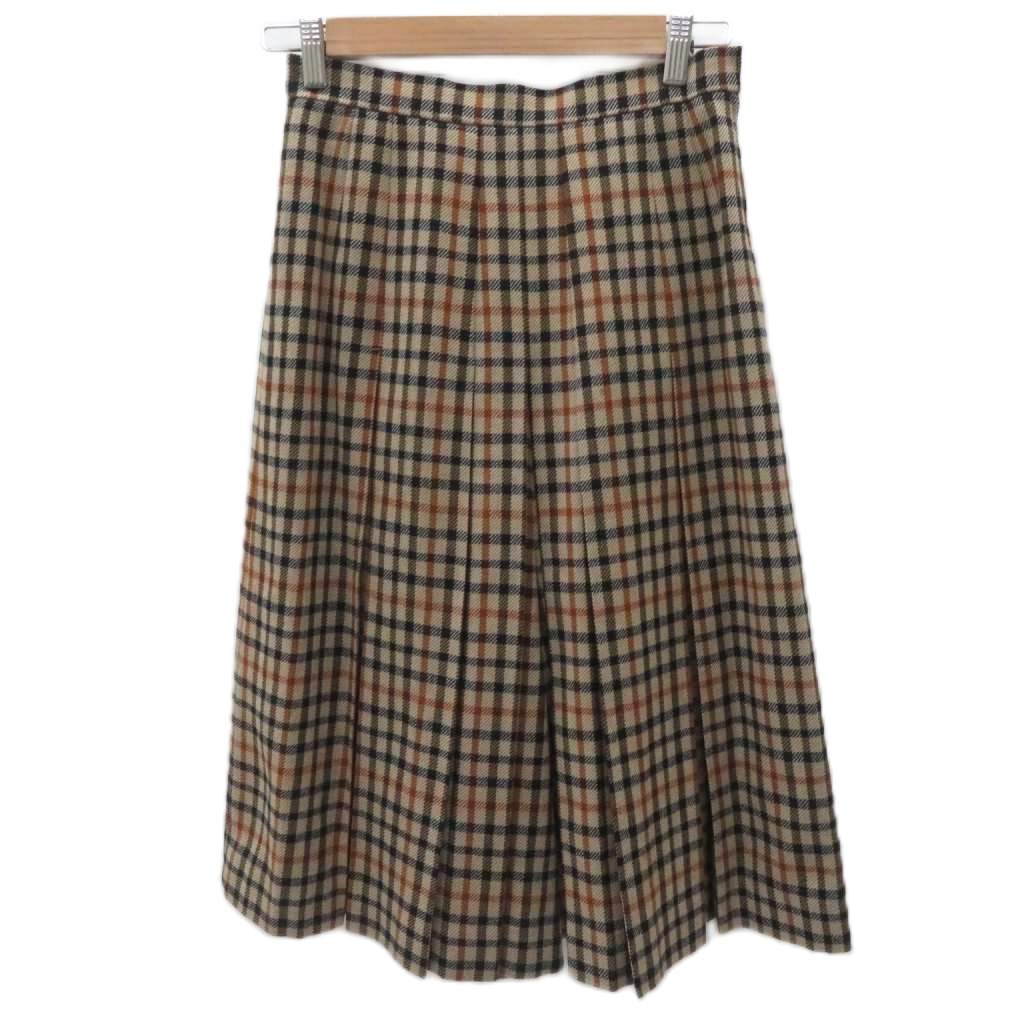 【中古】ダックス DAKS スカーチョ ガウチョパンツ ワイドパンツ プリーツ 66-92 ブラウン チェック柄 /NM4 ■GY61 レディース 【ベクトル 古着】 251219ブランドダックス DAKS表記サイズ66-92実寸サイズウエスト：62cm　もも幅：43cm　裾幅：63cm　股上：35cm　股下：38cm　　素材表地 毛 ナイロン 裏地 キュプラ色ブラウン仕様サイド ファスナー+ホック 裏地あり 状態使用感が少なく、かなり状態の良い商品です。 ※あくまでも中古品ですので掲載写真や記載内容をご確認いただき、ご理解の上ご購入ください。商品のお問い合わせの回答を休止しております。＊各商品ページの商品詳細等をご確認の上ご購入ください。【中古】ダックス DAKS スカーチョ ガウチョパンツ ワイドパンツ プリーツ 66-92 ブラウン チェック柄 /NM4 ■GY61 レディース 【ベクトル 古着】 251219状態ランク　”A”詳細については、下記および「状態ランクについて」ページをご覧ください。未使用・新品の商品ほぼ新品同様の商品使用感が少なく、かなり状態の良い商品使用感はあるが、傷や汚れの少ない商品使用感の他、傷や汚れが見られる商品かなり大きな傷みがある難あり商品※S〜CランクはUSED品となりますので、使用感をご理解の上でご入札下さい。状態ランクについてinformationブランドダックス DAKS表記サイズ66-92実寸サイズウエスト：62cm　もも幅：43cm　裾幅：63cm　股上：35cm　股下：38cm　　素材表地 毛 ナイロン 裏地 キュプラ色ブラウン仕様サイド ファスナー+ホック 裏地あり 状態使用感が少なく、かなり状態の良い商品です。 ※あくまでも中古品ですので掲載写真や記載内容をご確認いただき、ご理解の上ご購入ください。商品のお問い合わせの回答を休止しております。＊各商品ページの商品詳細等をご確認の上ご購入ください。本商品は一点物です他サイトや店舗にて販売している商品です。多少のお時間差にて欠品になることもございます。予めご了承頂ますようお願い致します。ベクトル・サイズガイドはこちらこの商品と同じブランドの商品を見る