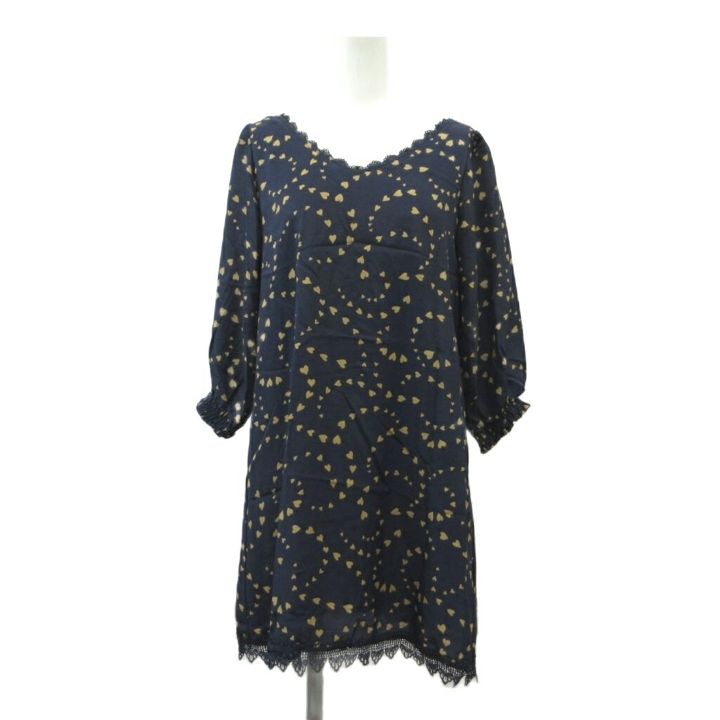 【中古】フリージアバイフリーズマート Freesia by FREE'S MART ワンピース カットソー ブラウス M 紺 ネイビー ハート柄 スカラップネック 七分袖 ミニ /RN ■GY58 レディース 【ベクトル 古着】 260309ブランドフリージアバイフリーズマート Freesia by FREE'S MART表記サイズM実寸サイズ肩幅：34cm　身幅：44cm　着丈：63cm　袖丈：40cm　　素材表地 ポリエステル 裏地 ポリエステル色紺 ネイビー仕様裏地あり状態使用感が少なく、かなり状態の良い商品です。 ※あくまでも中古品ですので掲載写真や記載内容をご確認いただき、ご理解の上ご購入ください。備考（株）サンエー・インターナショナル商品のお問い合わせの回答を休止しております。＊各商品ページの商品詳細等をご確認の上ご購入ください。【中古】フリージアバイフリーズマート Freesia by FREE'S MART ワンピース カットソー ブラウス M 紺 ネイビー ハート柄 スカラップネック 七分袖 ミニ /RN ■GY58 レディース 【ベクトル 古着】 260309状態ランク　”A”詳細については、下記および「状態ランクについて」ページをご覧ください。未使用・新品の商品ほぼ新品同様の商品使用感が少なく、かなり状態の良い商品使用感はあるが、傷や汚れの少ない商品使用感の他、傷や汚れが見られる商品かなり大きな傷みがある難あり商品※S〜CランクはUSED品となりますので、使用感をご理解の上でご入札下さい。状態ランクについてinformationブランドフリージアバイフリーズマート Freesia by FREE'S MART表記サイズM実寸サイズ肩幅：34cm　身幅：44cm　着丈：63cm　袖丈：40cm　　素材表地 ポリエステル 裏地 ポリエステル色紺 ネイビー仕様裏地あり状態使用感が少なく、かなり状態の良い商品です。 ※あくまでも中古品ですので掲載写真や記載内容をご確認いただき、ご理解の上ご購入ください。備考（株）サンエー・インターナショナル商品のお問い合わせの回答を休止しております。＊各商品ページの商品詳細等をご確認の上ご購入ください。本商品は一点物です他サイトや店舗にて販売している商品です。多少のお時間差にて欠品になることもございます。予めご了承頂ますようお願い致します。ベクトル・サイズガイドはこちらこの商品と同じブランドの商品を見る
