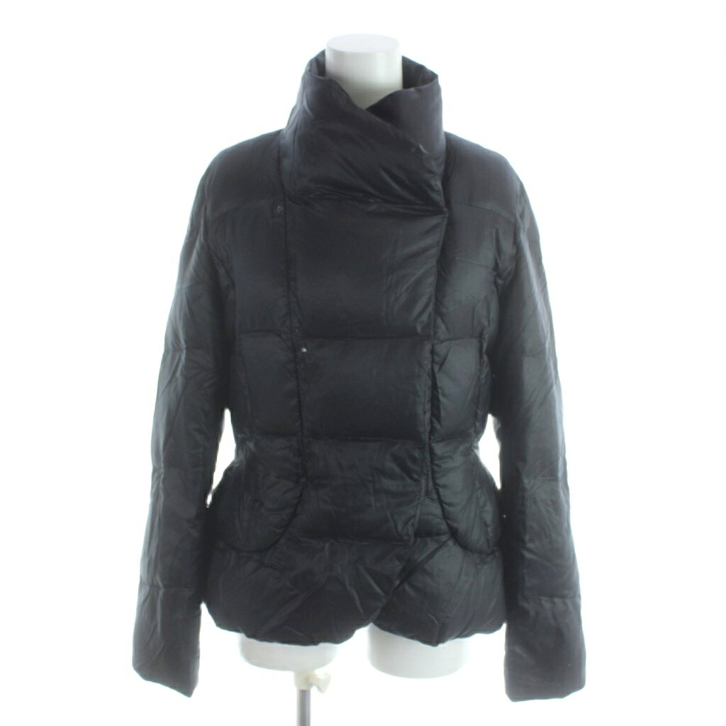 【中古】ヒロコビス HIROKO BIS ダウンジャケット 上着 9 黒 ブラック 長袖 アシンメトリーフロント /AP ■ECC002 レディース 【ベクトル 古着】 260309ブランドヒロコビス HIROKO BIS表記サイズ9実寸サイズ肩幅：約39cm　身幅：約45cm　袖丈：約60cm　着丈：約56cm　　素材表側 ナイロン 中わた ダウン フェザー 裏側 ナイロン色黒 ブラック状態前身頃に穴あきがございますが、その他に目立ったダメージはなく、問題なくご使用いただける商品です。 ※あくまでも中古品ですので掲載写真や記載内容をご確認いただき、ご理解の上ご購入ください。商品のお問い合わせの回答を休止しております。＊各商品ページの商品詳細等をご確認の上ご購入ください。【中古】ヒロコビス HIROKO BIS ダウンジャケット 上着 9 黒 ブラック 長袖 アシンメトリーフロント /AP ■ECC002 レディース 【ベクトル 古着】 260309状態ランク　”AB”詳細については、下記および「状態ランクについて」ページをご覧ください。未使用・新品の商品ほぼ新品同様の商品使用感が少なく、かなり状態の良い商品使用感はあるが、傷や汚れの少ない商品使用感の他、傷や汚れが見られる商品かなり大きな傷みがある難あり商品※S〜CランクはUSED品となりますので、使用感をご理解の上でご入札下さい。状態ランクについてinformationブランドヒロコビス HIROKO BIS表記サイズ9実寸サイズ肩幅：約39cm　身幅：約45cm　袖丈：約60cm　着丈：約56cm　　素材表側 ナイロン 中わた ダウン フェザー 裏側 ナイロン色黒 ブラック状態前身頃に穴あきがございますが、その他に目立ったダメージはなく、問題なくご使用いただける商品です。 ※あくまでも中古品ですので掲載写真や記載内容をご確認いただき、ご理解の上ご購入ください。商品のお問い合わせの回答を休止しております。＊各商品ページの商品詳細等をご確認の上ご購入ください。本商品は一点物です他サイトや店舗にて販売している商品です。多少のお時間差にて欠品になることもございます。予めご了承頂ますようお願い致します。ベクトル・サイズガイドはこちらこの商品と同じブランドの商品を見る