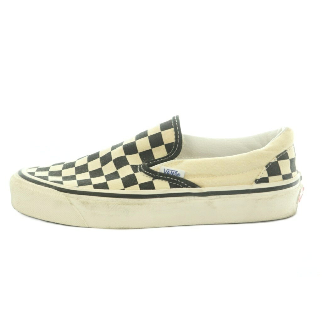 【中古】バンズ VANS スリッポン スニーカー シューズ チェッカー柄 US7 23.5cm アイボリー 黒 ブラック /MI ■GY62 レディース 【ベクトル 古着】 260629ブランドバンズ VANS表記サイズUS7 23.5cm実寸サイズ最大幅：8.5cm　アウトソール：24.5cm　　色アイボリー、黒 ブラック状態全体に薄汚れがございます。 ※全体的に中古品としての使用感とダメージがありますが、通常使用には支障のない商品です。 掲載写真や記載内容をご確認いただき、ご理解の上ご購入ください。付属品付属品なし商品のお問い合わせの回答を休止しております。＊各商品ページの商品詳細等をご確認の上ご購入ください。【中古】バンズ VANS スリッポン スニーカー シューズ チェッカー柄 US7 23.5cm アイボリー 黒 ブラック /MI ■GY62 レディース 【ベクトル 古着】 260629状態ランク　”B”詳細については、下記および「状態ランクについて」ページをご覧ください。未使用・新品の商品ほぼ新品同様の商品使用感が少なく、かなり状態の良い商品使用感はあるが、傷や汚れの少ない商品使用感の他、傷や汚れが見られる商品かなり大きな傷みがある難あり商品※S〜CランクはUSED品となりますので、使用感をご理解の上でご入札下さい。状態ランクについてinformationブランドバンズ VANS表記サイズUS7 23.5cm実寸サイズ最大幅：8.5cm　アウトソール：24.5cm　　色アイボリー、黒 ブラック状態全体に薄汚れがございます。 ※全体的に中古品としての使用感とダメージがありますが、通常使用には支障のない商品です。 掲載写真や記載内容をご確認いただき、ご理解の上ご購入ください。付属品付属品なし商品のお問い合わせの回答を休止しております。＊各商品ページの商品詳細等をご確認の上ご購入ください。本商品は一点物です他サイトや店舗にて販売している商品です。多少のお時間差にて欠品になることもございます。予めご了承頂ますようお願い致します。ベクトル・サイズガイドはこちらこの商品と同じブランドの商品を見る