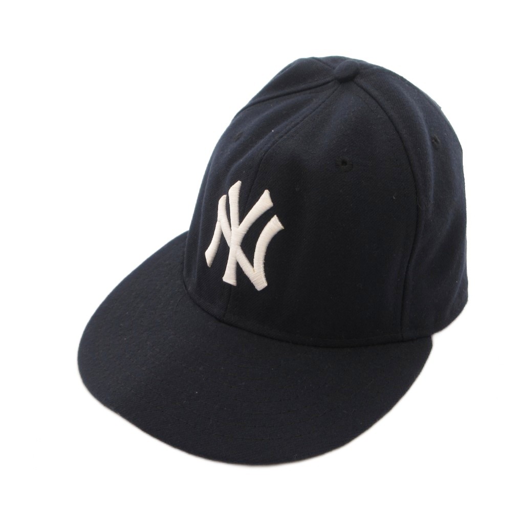 【中古】ニューエラ NEW ERA ヤンキース 帽子 キャップ ロゴ 刺繍 7 2/1 紺 ネイビー /FF ■GY78 メンズ 【ベクトル 古着】 260803ブランドニューエラ NEW ERA表記サイズ7 2/1実寸サイズつば：7cm　頭周り：57cm　　素材ポリエステル色紺 ネイビー 状態・全体擦れ、色褪せ その他に目立ったダメージはなく、問題なくご使用いただける商品です。 ※あくまでも中古品ですので掲載写真や記載内容をご確認いただき、ご理解の上ご購入ください。備考こちらのお品物は店舗で保管しておらず、店頭販売出来かねます。（※お取り寄せも出来かねます）商品のお問い合わせの回答を休止しております。＊各商品ページの商品詳細等をご確認の上ご購入ください。【中古】ニューエラ NEW ERA ヤンキース 帽子 キャップ ロゴ 刺繍 7 2/1 紺 ネイビー /FF ■GY78 メンズ 【ベクトル 古着】 260803状態ランク　”AB”詳細については、下記および「状態ランクについて」ページをご覧ください。未使用・新品の商品ほぼ新品同様の商品使用感が少なく、かなり状態の良い商品使用感はあるが、傷や汚れの少ない商品使用感の他、傷や汚れが見られる商品かなり大きな傷みがある難あり商品※S〜CランクはUSED品となりますので、使用感をご理解の上でご入札下さい。状態ランクについてinformationブランドニューエラ NEW ERA表記サイズ7 2/1実寸サイズつば：7cm　頭周り：57cm　　素材ポリエステル色紺 ネイビー 状態・全体擦れ、色褪せ その他に目立ったダメージはなく、問題なくご使用いただける商品です。 ※あくまでも中古品ですので掲載写真や記載内容をご確認いただき、ご理解の上ご購入ください。備考こちらのお品物は店舗で保管しておらず、店頭販売出来かねます。（※お取り寄せも出来かねます）商品のお問い合わせの回答を休止しております。＊各商品ページの商品詳細等をご確認の上ご購入ください。本商品は一点物です他サイトや店舗にて販売している商品です。多少のお時間差にて欠品になることもございます。予めご了承頂ますようお願い致します。ベクトル・サイズガイドはこちらこの商品と同じブランドの商品を見る