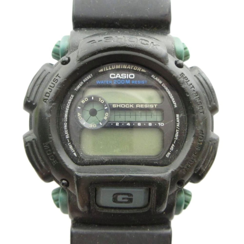 【中古】カシオ CASIO DW-9000 腕時計 ウォッチ クォーツ デジタル カレンダー付き 黒 ブラック /MQ ▲H メンズ 【ベクトル 古着】 260902ブランドカシオ CASIO表記サイズ実寸サイズをご参考ください。実寸サイズバンド幅：約2cm　腕周り：約15.5-24cm　ケース・タテ：約45mm　ケース・ヨコ（リューズは除く）：約45mm　　素材ステンレススチール色黒 ブラック状態ケース、ベルトに傷がございますが、その他に目立ったダメージはなく、問題なくご使用いただける商品です。 ※あくまでも中古品ですので掲載写真や記載内容をご確認いただき、ご理解の上ご購入ください。備考型番DW-9000 2026/9/2動作確認済 OH期不明商品のお問い合わせの回答を休止しております。＊各商品ページの商品詳細等をご確認の上ご購入ください。【中古】カシオ CASIO DW-9000 腕時計 ウォッチ クォーツ デジタル カレンダー付き 黒 ブラック /MQ ▲H メンズ 【ベクトル 古着】 260902状態ランク　”AB”詳細については、下記および「状態ランクについて」ページをご覧ください。未使用・新品の商品ほぼ新品同様の商品使用感が少なく、かなり状態の良い商品使用感はあるが、傷や汚れの少ない商品使用感の他、傷や汚れが見られる商品かなり大きな傷みがある難あり商品※S〜CランクはUSED品となりますので、使用感をご理解の上でご入札下さい。状態ランクについてinformationブランドカシオ CASIO表記サイズ実寸サイズをご参考ください。実寸サイズバンド幅：約2cm　腕周り：約15.5-24cm　ケース・タテ：約45mm　ケース・ヨコ（リューズは除く）：約45mm　　素材ステンレススチール色黒 ブラック状態ケース、ベルトに傷がございますが、その他に目立ったダメージはなく、問題なくご使用いただける商品です。 ※あくまでも中古品ですので掲載写真や記載内容をご確認いただき、ご理解の上ご購入ください。備考型番DW-9000 2026/9/2動作確認済 OH期不明商品のお問い合わせの回答を休止しております。＊各商品ページの商品詳細等をご確認の上ご購入ください。本商品は一点物です他サイトや店舗にて販売している商品です。多少のお時間差にて欠品になることもございます。予めご了承頂ますようお願い致します。ベクトル・サイズガイドはこちらこの商品と同じブランドの商品を見る
