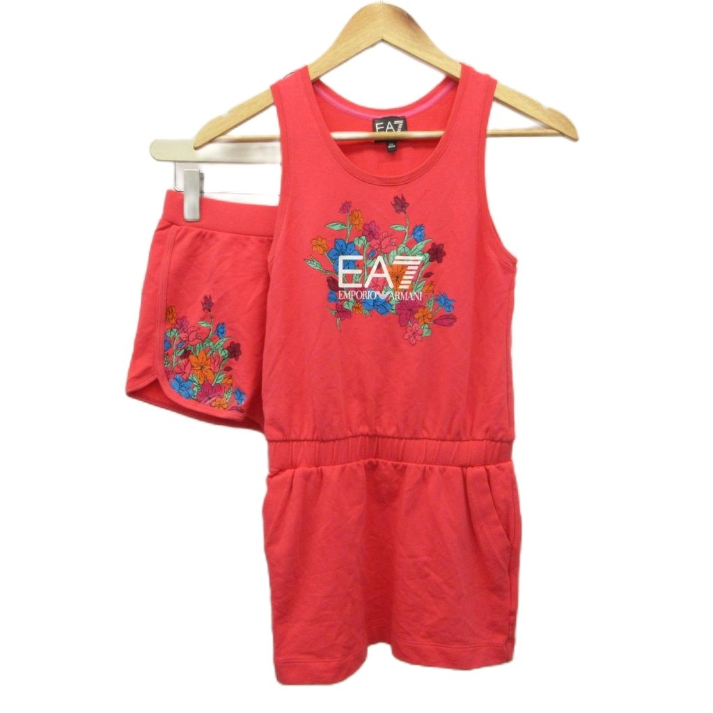 【中古】エンポリオアルマーニ EMPORIO ARMANI 子ども服 オールインワン 140 ピンク 花柄 ノースリーブ ショート丈 /RN ■ECD009 キッズ 【ベクトル 古着】 261001ブランドエンポリオアルマーニ EMPORIO ARMANI表記サイズ140実寸サイズ肩幅：27cm　身幅：30cm　総丈：67cm　袖丈：-cm　ウエスト：60cm　もも幅：20cm　裾幅：22cm　股上：21cm　股下：7cm　　素材綿、、ポリウレタン色ピンク状態未使用品です。 ※未使用品・新品同様の商品ではございますが、一度は一般の方の手に渡り、個人で保管されていた商品です。また、保管・陳列時の薄いスレなど微細な状態変化が見られる場合がございます。ご理解の上ご購入ください。備考ジョルジオアルマーニジャパン株式会社商品のお問い合わせの回答を休止しております。＊各商品ページの商品詳細等をご確認の上ご購入ください。【中古】エンポリオアルマーニ EMPORIO ARMANI 子ども服 オールインワン 140 ピンク 花柄 ノースリーブ ショート丈 /RN ■ECD009 キッズ 【ベクトル 古着】 261001状態ランク　”S”詳細については、下記および「状態ランクについて」ページをご覧ください。未使用・新品の商品ほぼ新品同様の商品使用感が少なく、かなり状態の良い商品使用感はあるが、傷や汚れの少ない商品使用感の他、傷や汚れが見られる商品かなり大きな傷みがある難あり商品※S〜CランクはUSED品となりますので、使用感をご理解の上でご入札下さい。状態ランクについてinformationブランドエンポリオアルマーニ EMPORIO ARMANI表記サイズ140実寸サイズ肩幅：27cm　身幅：30cm　総丈：67cm　袖丈：-cm　ウエスト：60cm　もも幅：20cm　裾幅：22cm　股上：21cm　股下：7cm　　素材綿、、ポリウレタン色ピンク状態未使用品です。 ※未使用品・新品同様の商品ではございますが、一度は一般の方の手に渡り、個人で保管されていた商品です。また、保管・陳列時の薄いスレなど微細な状態変化が見られる場合がございます。ご理解の上ご購入ください。備考ジョルジオアルマーニジャパン株式会社商品のお問い合わせの回答を休止しております。＊各商品ページの商品詳細等をご確認の上ご購入ください。本商品は一点物です他サイトや店舗にて販売している商品です。多少のお時間差にて欠品になることもございます。予めご了承頂ますようお願い致します。ベクトル・サイズガイドはこちらこの商品と同じブランドの商品を見る