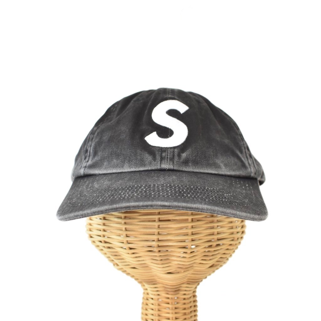 ブランド古着の買取販売ベクトルの【中古】シュプリーム SUPREME 25SS Pigment Coated S Logo 6-Panel キャップ Sロゴ 帽子 黒 ブラック メンズ 【ベクトル 古着】 260618｜アングル2