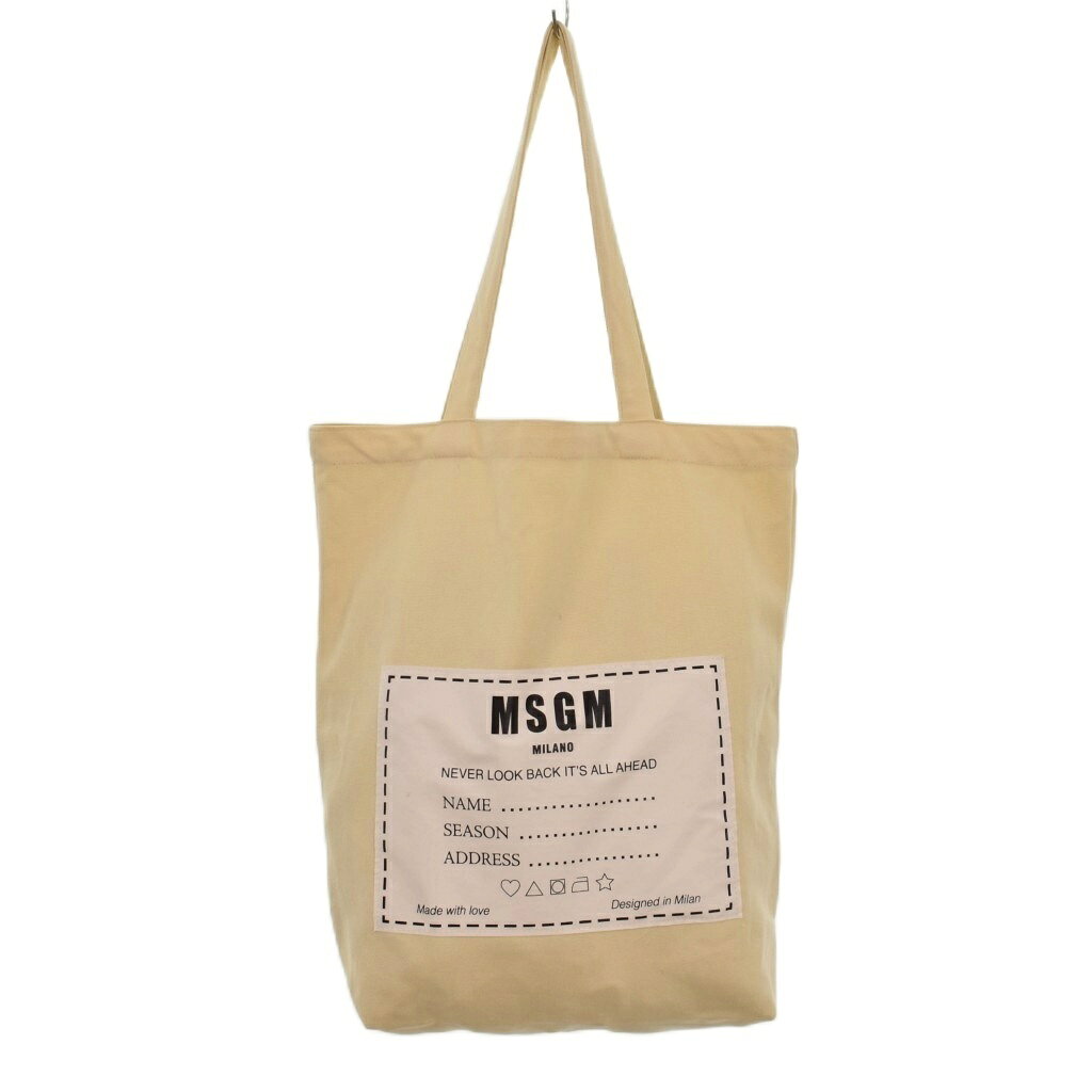 【中古】エムエスジーエム MSGM Name Tag トートバッグ ロゴプリント フロントデザイン アイボリー 白 ホワイト 3740MZ25 メンズ 【ベクトル 古着】 260812ブランドエムエスジーエム MSGM表記サイズ-実寸サイズ持ち手の長さ：約55cm　ヨコ：約28cm　タテ：約41cm　マチ：約11cm　ショルダーの長さ：-cm　　素材綿色アイボリー 白 ホワイト状態フロント、バック共にところどころに黒や茶色い汚れがございますが、その他に目立ったダメージはなく、問題なくご使用いただける商品です。 ※あくまでも中古品ですので掲載写真や記載内容をご確認いただき、ご理解の上ご購入ください。付属品付属品なし備考(株)アオイ 品番：3740MZ25商品のお問い合わせの回答を休止しております。＊各商品ページの商品詳細等をご確認の上ご購入ください。【中古】エムエスジーエム MSGM Name Tag トートバッグ ロゴプリント フロントデザイン アイボリー 白 ホワイト 3740MZ25 メンズ 【ベクトル 古着】 260812状態ランク　”AB”詳細については、下記および「状態ランクについて」ページをご覧ください。未使用・新品の商品ほぼ新品同様の商品使用感が少なく、かなり状態の良い商品使用感はあるが、傷や汚れの少ない商品使用感の他、傷や汚れが見られる商品かなり大きな傷みがある難あり商品※S〜CランクはUSED品となりますので、使用感をご理解の上でご入札下さい。状態ランクについてinformationブランドエムエスジーエム MSGM表記サイズ-実寸サイズ持ち手の長さ：約55cm　ヨコ：約28cm　タテ：約41cm　マチ：約11cm　ショルダーの長さ：-cm　　素材綿色アイボリー 白 ホワイト状態フロント、バック共にところどころに黒や茶色い汚れがございますが、その他に目立ったダメージはなく、問題なくご使用いただける商品です。 ※あくまでも中古品ですので掲載写真や記載内容をご確認いただき、ご理解の上ご購入ください。付属品付属品なし備考(株)アオイ 品番：3740MZ25商品のお問い合わせの回答を休止しております。＊各商品ページの商品詳細等をご確認の上ご購入ください。本商品は一点物です他サイトや店舗にて販売している商品です。多少のお時間差にて欠品になることもございます。予めご了承頂ますようお願い致します。ベクトル・サイズガイドはこちらこの商品と同じブランドの商品を見る