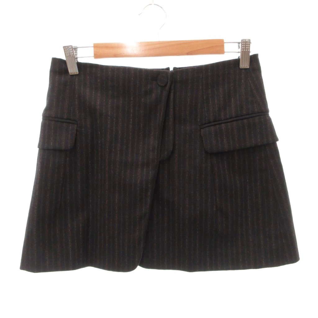 【中古】アレキサンダーワン ALEXANDER WANG ミニスカート ストライプ ウール 2 黒 ブラック /FF レディース 【ベクトル 古着】 260707ブランドアレキサンダーワン ALEXANDER WANG表記サイズ2実寸サイズウエスト：66cm　ヒップ：84cm　スカート丈：35cm　　素材ウール ポリアミド エラスタン 裏地 シルク色黒 ブラック 状態・使用に伴う擦れ感 その他に目立ったダメージはなく、問題なくご使用いただける商品です。 ※あくまでも中古品ですので掲載写真や記載内容をご確認いただき、ご理解の上ご購入ください。備考こちらのお品物は店舗で保管しておらず、店頭販売出来かねます。（※お取り寄せも出来かねます）商品のお問い合わせの回答を休止しております。＊各商品ページの商品詳細等をご確認の上ご購入ください。【中古】アレキサンダーワン ALEXANDER WANG ミニスカート ストライプ ウール 2 黒 ブラック /FF レディース 【ベクトル 古着】 260707状態ランク　”AB”詳細については、下記および「状態ランクについて」ページをご覧ください。未使用・新品の商品ほぼ新品同様の商品使用感が少なく、かなり状態の良い商品使用感はあるが、傷や汚れの少ない商品使用感の他、傷や汚れが見られる商品かなり大きな傷みがある難あり商品※S〜CランクはUSED品となりますので、使用感をご理解の上でご入札下さい。状態ランクについてinformationブランドアレキサンダーワン ALEXANDER WANG表記サイズ2実寸サイズウエスト：66cm　ヒップ：84cm　スカート丈：35cm　　素材ウール ポリアミド エラスタン 裏地 シルク色黒 ブラック 状態・使用に伴う擦れ感 その他に目立ったダメージはなく、問題なくご使用いただける商品です。 ※あくまでも中古品ですので掲載写真や記載内容をご確認いただき、ご理解の上ご購入ください。備考こちらのお品物は店舗で保管しておらず、店頭販売出来かねます。（※お取り寄せも出来かねます）商品のお問い合わせの回答を休止しております。＊各商品ページの商品詳細等をご確認の上ご購入ください。本商品は一点物です他サイトや店舗にて販売している商品です。多少のお時間差にて欠品になることもございます。予めご了承頂ますようお願い致します。ベクトル・サイズガイドはこちらこの商品と同じブランドの商品を見る