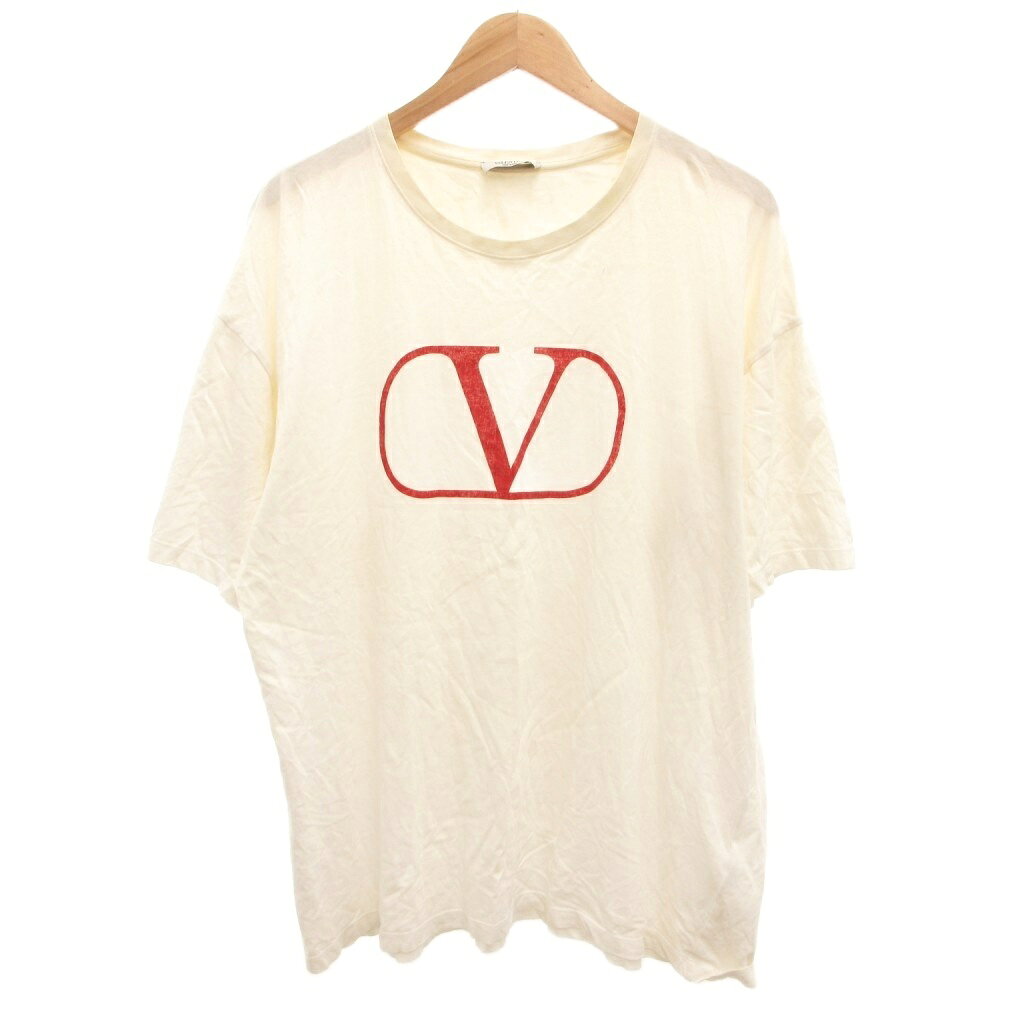 【中古】ヴァレンティノ ヴァレンチノ VALENTINO Tシャツ 半袖 ロゴプリント L 白 ホワイト 赤 レッド /JS ■IBO101 メンズ 【ベクトル 古着】 260821ブランドヴァレンティノ ヴァレンチノ VALENTINO表記サイズL実寸サイズ肩幅：68cm　身幅：68cm　着丈：77cm　袖丈：26cm　　素材綿色白 ホワイト 赤 レッド状態・両脇シミあり ・全体的な薄い変色 ※使用感の他、上記のようにダメージがある中古品です。掲載写真や記載内容をご確認いただき、ご理解の上ご購入ください。付属品なし備考0000045669 01 ヴァレンティノ ジャパン(株) こちらのお品物は店舗で保管しておらず、店頭販売出来かねます。（※お取り寄せも出来かねます）商品のお問い合わせの回答を休止しております。＊各商品ページの商品詳細等をご確認の上ご購入ください。【中古】ヴァレンティノ ヴァレンチノ VALENTINO Tシャツ 半袖 ロゴプリント L 白 ホワイト 赤 レッド /JS ■IBO101 メンズ 【ベクトル 古着】 260821状態ランク　”C”詳細については、下記および「状態ランクについて」ページをご覧ください。未使用・新品の商品ほぼ新品同様の商品使用感が少なく、かなり状態の良い商品使用感はあるが、傷や汚れの少ない商品使用感の他、傷や汚れが見られる商品かなり大きな傷みがある難あり商品※S〜CランクはUSED品となりますので、使用感をご理解の上でご入札下さい。状態ランクについてinformationブランドヴァレンティノ ヴァレンチノ VALENTINO表記サイズL実寸サイズ肩幅：68cm　身幅：68cm　着丈：77cm　袖丈：26cm　　素材綿色白 ホワイト 赤 レッド状態・両脇シミあり ・全体的な薄い変色 ※使用感の他、上記のようにダメージがある中古品です。掲載写真や記載内容をご確認いただき、ご理解の上ご購入ください。付属品なし備考0000045669 01 ヴァレンティノ ジャパン(株) こちらのお品物は店舗で保管しておらず、店頭販売出来かねます。（※お取り寄せも出来かねます）商品のお問い合わせの回答を休止しております。＊各商品ページの商品詳細等をご確認の上ご購入ください。本商品は一点物です他サイトや店舗にて販売している商品です。多少のお時間差にて欠品になることもございます。予めご了承頂ますようお願い致します。ベクトル・サイズガイドはこちらこの商品と同じブランドの商品を見る