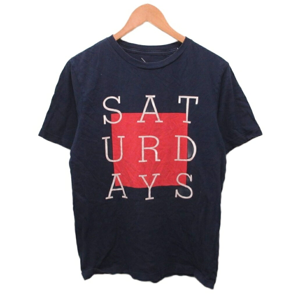 【中古】サタデーズ ニューヨークシティ SATURDAYS Tシャツ 半袖 M 紺 ネイビー ■IBO103 メンズ 【ベクトル 古着】 260918表記サイズM実寸サイズ肩幅：42cm　身幅：50cm　着丈：65cm　袖丈：21cm　　素材コットン色紺 ネイビー 状態・全体的に毛羽立ち その他に目立ったダメージはなく、問題なくご使用いただける商品です。 ※あくまでも中古品ですので掲載写真や記載内容をご確認いただき、ご理解の上ご購入ください。備考こちらのお品物は店舗で保管しておらず、店頭販売出来かねます。（※お取り寄せも出来かねます）商品のお問い合わせの回答を休止しております。＊各商品ページの商品詳細等をご確認の上ご購入ください。【中古】サタデーズ ニューヨークシティ SATURDAYS Tシャツ 半袖 M 紺 ネイビー ■IBO103 メンズ 【ベクトル 古着】 260918状態ランク　”AB”詳細については、下記および「状態ランクについて」ページをご覧ください。未使用・新品の商品ほぼ新品同様の商品使用感が少なく、かなり状態の良い商品使用感はあるが、傷や汚れの少ない商品使用感の他、傷や汚れが見られる商品かなり大きな傷みがある難あり商品※S〜CランクはUSED品となりますので、使用感をご理解の上でご入札下さい。状態ランクについてinformation表記サイズM実寸サイズ肩幅：42cm　身幅：50cm　着丈：65cm　袖丈：21cm　　素材コットン色紺 ネイビー 状態・全体的に毛羽立ち その他に目立ったダメージはなく、問題なくご使用いただける商品です。 ※あくまでも中古品ですので掲載写真や記載内容をご確認いただき、ご理解の上ご購入ください。備考こちらのお品物は店舗で保管しておらず、店頭販売出来かねます。（※お取り寄せも出来かねます）商品のお問い合わせの回答を休止しております。＊各商品ページの商品詳細等をご確認の上ご購入ください。本商品は一点物です他サイトや店舗にて販売している商品です。多少のお時間差にて欠品になることもございます。予めご了承頂ますようお願い致します。ベクトル・サイズガイドはこちらこの商品と同じブランドの商品を見る