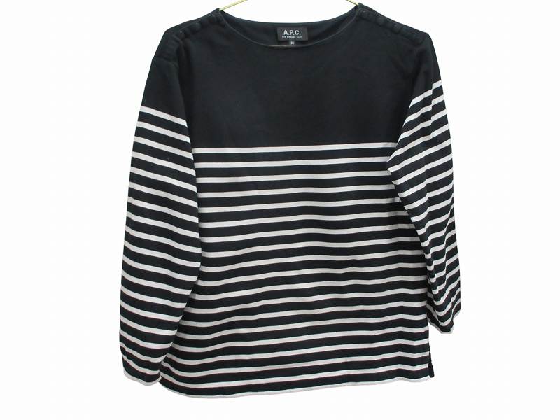 【中古】アーペーセー A.P.C. 長袖 カットソーIENA別注 ボーダー 肩ボタン ブラック 38 レディース 【ベクトル 古着】 260415ブランドアーペーセー A.P.C.表記サイズ38実寸サイズ肩幅：45cm　身幅：51cm　着丈：59cm　袖丈：49cm　　素材綿100色ブラック×ホワイト状態・多少の使用感がございますが、その他に大きく目立ったダメージはなく、問題なくご使用いただける商品です。 ※あくまでも中古品ですので掲載写真や記載内容をご確認いただき、ご理解の上ご購入ください。備考A.P.C.japan株式会社商品のお問い合わせの回答を休止しております。＊各商品ページの商品詳細等をご確認の上ご購入ください。【中古】アーペーセー A.P.C. 長袖 カットソーIENA別注 ボーダー 肩ボタン ブラック 38 レディース 【ベクトル 古着】 260415状態ランク　”AB”詳細については、下記および「状態ランクについて」ページをご覧ください。未使用・新品の商品ほぼ新品同様の商品使用感が少なく、かなり状態の良い商品使用感はあるが、傷や汚れの少ない商品使用感の他、傷や汚れが見られる商品かなり大きな傷みがある難あり商品※S〜CランクはUSED品となりますので、使用感をご理解の上でご入札下さい。状態ランクについてinformationブランドアーペーセー A.P.C.表記サイズ38実寸サイズ肩幅：45cm　身幅：51cm　着丈：59cm　袖丈：49cm　　素材綿100色ブラック×ホワイト状態・多少の使用感がございますが、その他に大きく目立ったダメージはなく、問題なくご使用いただける商品です。 ※あくまでも中古品ですので掲載写真や記載内容をご確認いただき、ご理解の上ご購入ください。備考A.P.C.japan株式会社商品のお問い合わせの回答を休止しております。＊各商品ページの商品詳細等をご確認の上ご購入ください。本商品は一点物です他サイトや店舗にて販売している商品です。多少のお時間差にて欠品になることもございます。予めご了承頂ますようお願い致します。ベクトル・サイズガイドはこちらこの商品と同じブランドの商品を見る