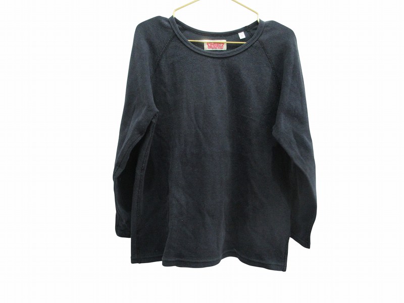 【中古】ハリウッドランチマーケット HOLLYWOOD RANCH MARKET キッズ 長袖 Tシャツ ロンT ブラック 綿 4サイズ キッズ 【ベクトル 古着】 260726ブランドハリウッドランチマーケット HOLLYWOOD RANCH MARKET表記サイズ4サイズ(120~130)実寸サイズ身幅：38cm　着丈：47cm　ゆき丈：51cm　　素材綿95 ポリウレタン5色ブラック仕様ラグランスリーブ状態・多少の使用感がございますが、その他に大きく目立ったダメージはなく、問題なくご使用いただける商品です。 ※あくまでも中古品ですので掲載写真や記載内容をご確認いただき、ご理解の上ご購入ください。備考(株)聖林公司商品のお問い合わせの回答を休止しております。＊各商品ページの商品詳細等をご確認の上ご購入ください。【中古】ハリウッドランチマーケット HOLLYWOOD RANCH MARKET キッズ 長袖 Tシャツ ロンT ブラック 綿 4サイズ キッズ 【ベクトル 古着】 260726状態ランク　”AB”詳細については、下記および「状態ランクについて」ページをご覧ください。未使用・新品の商品ほぼ新品同様の商品使用感が少なく、かなり状態の良い商品使用感はあるが、傷や汚れの少ない商品使用感の他、傷や汚れが見られる商品かなり大きな傷みがある難あり商品※S〜CランクはUSED品となりますので、使用感をご理解の上でご入札下さい。状態ランクについてinformationブランドハリウッドランチマーケット HOLLYWOOD RANCH MARKET表記サイズ4サイズ(120~130)実寸サイズ身幅：38cm　着丈：47cm　ゆき丈：51cm　　素材綿95 ポリウレタン5色ブラック仕様ラグランスリーブ状態・多少の使用感がございますが、その他に大きく目立ったダメージはなく、問題なくご使用いただける商品です。 ※あくまでも中古品ですので掲載写真や記載内容をご確認いただき、ご理解の上ご購入ください。備考(株)聖林公司商品のお問い合わせの回答を休止しております。＊各商品ページの商品詳細等をご確認の上ご購入ください。本商品は一点物です他サイトや店舗にて販売している商品です。多少のお時間差にて欠品になることもございます。予めご了承頂ますようお願い致します。ベクトル・サイズガイドはこちらこの商品と同じブランドの商品を見る