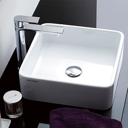 商品名 MINI WASH ミニウォッシュ 洗面器 ホワイト メーカー CERA/セラ 品番 FLMWL40R 商品説明 洗面器400×400写真はイメージになります。洗面器のみの販売になります。 商品の仕様・詳細につきましてはメーカーホームページまたはメーカー窓口でご確認ください。 ご注意 商品の仕様・詳細は、メーカーホームページまたはメーカー窓口にてご確認ください。 沖縄・離島また一部地域は別途送料が必要です。 納期は変動する場合がございます。お急ぎの場合は、ご購入前に弊社までご確認ください。余裕をもってご注文いただきますようお願いいたします。 お客様都合による返品・交換・キャンセルは承っておりません。ご注文前に十分ご確認ください。