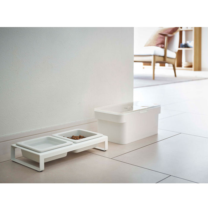 タワー tower 密閉 ペットフード ストッカー 1.5kg 計量カップ付き ホワイト 05609 ブラック 05610 モノトーン 山崎実業 YAMAZAKI