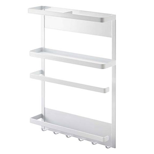 メーカー希望小売価格はメーカーサイトに基づいて掲載しています。商品名 マグネット冷蔵庫サイドラック メーカー タワー/tower　山崎実業/YAMAZAKI 品番 02744 カラー&nbsp; ホワイト 商品説明&nbsp; 冷蔵庫側面に磁石で簡単取り付け。 よく使うキッチン小物を一括収納。 上段には、よく使うラップやアルミホイルを立てて入れることができます。 中段には、キッチンペーパーや布巾を掛けられるホルダー付き。 下段にはフックが付いているので、鍋つかみ、栓抜き、缶切りなどを吊るして収納できます。 取り付け可能な壁面：磁石のくっつく平らな面・スチール壁面 品質表示 本体：スチール（粉体塗装）マグネット 耐荷重&nbsp; 約4&nbsp; サイズ&nbsp; 約 24.5 × 6.5 × 34 (cm)&nbsp;