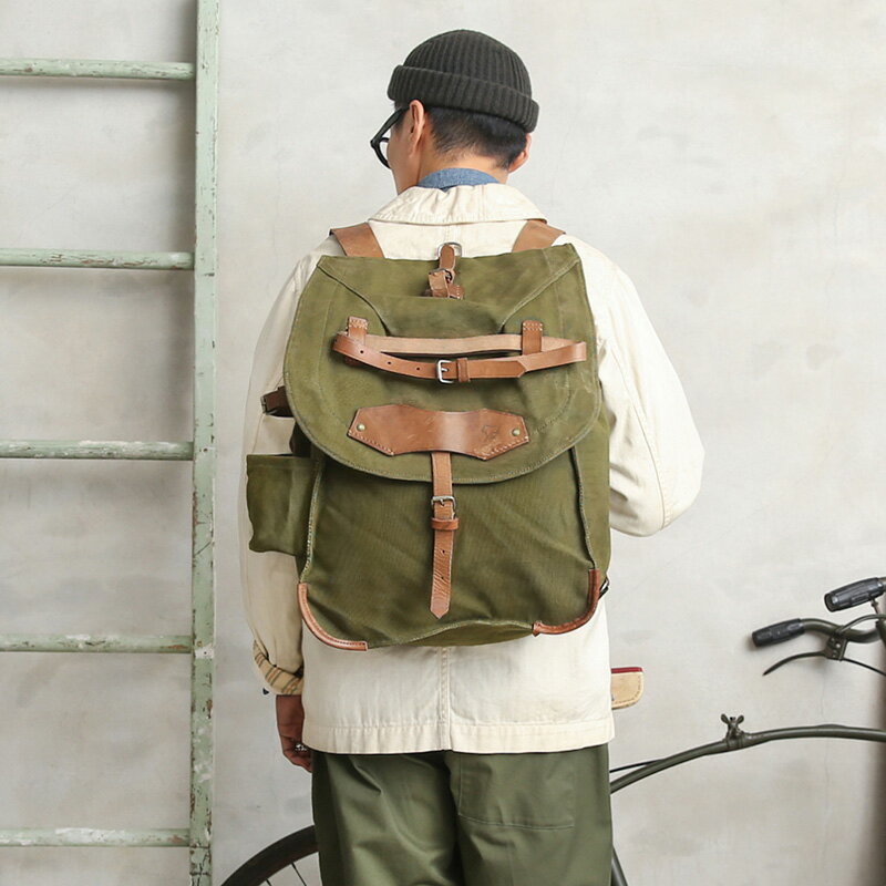 実物 USED ルーマニア軍 VINTAGE マウンテン バックパック オリーブ レザーストラップ【クーポン対象外】【I】|リュック 鞄 カバン ミリタリー キャンバス クラシック オリーブ カーキ 自転車 ヴィンテージ 大容量 おしゃれ