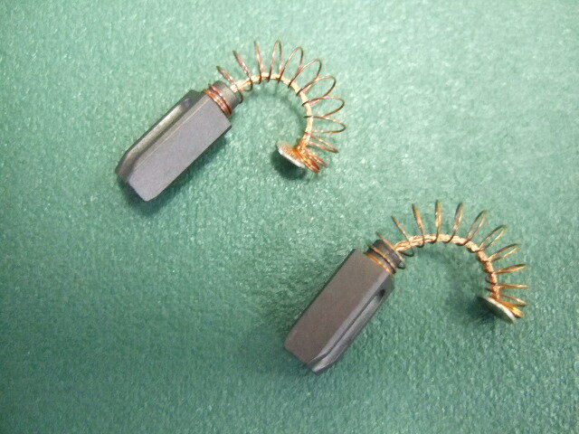 ライスター純正品　トリアック、S、ST、AT、共通カーボンブラシ100V, 200V兼用（2個1組）品番100.646　スイス製　送料無料　普通郵便で発送（約1週間でお届け）代引不可　熱風機　溶接機