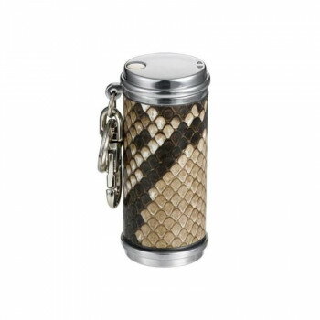 蛇革を使用した高級感のある携帯灰皿です。便利なカラビナ付きです。サイズ直径33×高さ73mm個装サイズ：10×7×4cm重量個装重量：95g素材・材質アルミ、本ニシキヘビ革生産国中国※複数個ご購入の場合、別途送料が発生する場合がございます。...