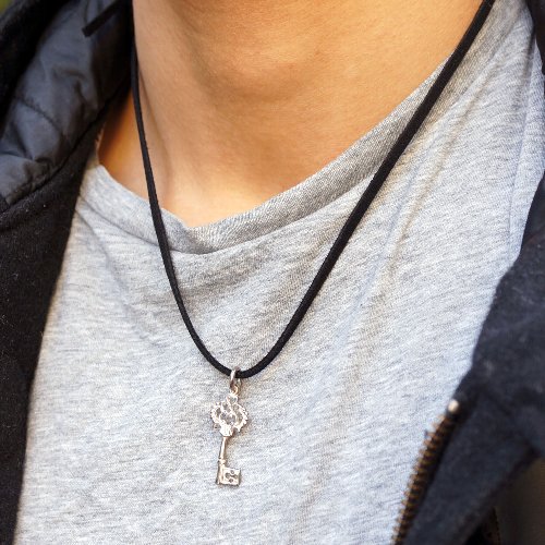 シルバー925 細かいデザインが目を引く鍵モチーフペンダントトップ silver925 シルバーアクセサリー シルバー製 ペンダントヘッド メンズの商品画像 3