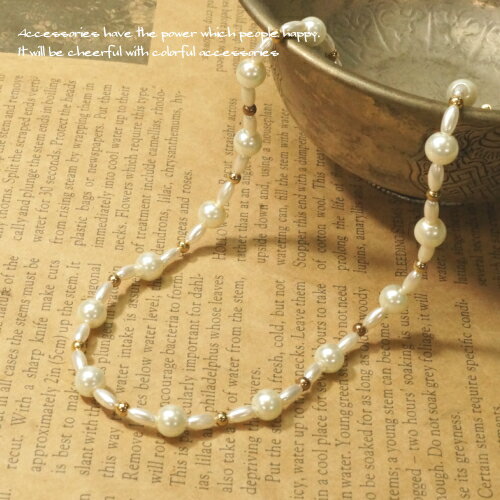 \半額★50%OFF/すっきりとしたラインが綺麗なアクリルパールのネックレスショートネックレス レディースアクセサリー レディースネックレス 卒園式 入園式 卒...