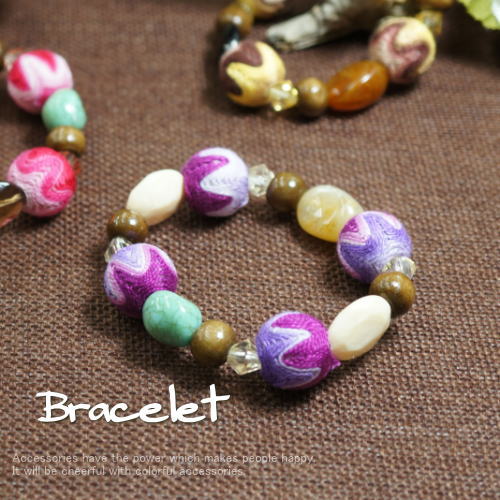 \半額★50%OFF/ウッド、アクリル、編み玉など色々なビーズを用いたカラフルブレスレット 夏アクセ レディースブレスレット エスニック ネイティブ 21'10