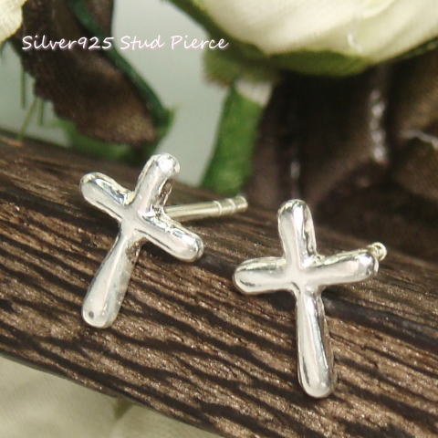 シルバーピアス 縦長細身なのにプックリなクロス十字架のスタッドピアス a025(a-2-1) シルバー925 silver925 シルバーアクセサリー スタッド...