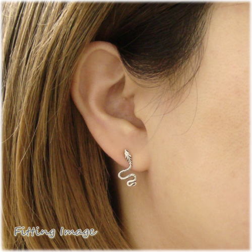 シルバーピアス 流れるような曲線が美しいヘビ スタッドピアス a186(a-5-10) シルバー925 silver925 シルバーアクセサリー 爬虫類 虫 へび ヘビ 蛇 スタッドピアス