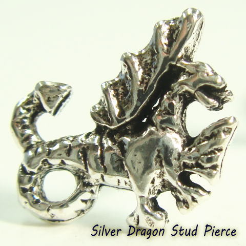 Rakuten - シルバーピアス 物語の中から抜き出てきたかのような、ドラゴンのスタッドピアス シルバー925 silver925 シルバーアクセサリー ドラゴン Dragon 龍 竜 動物 アニマル スタッドピアス レディースピアス mens