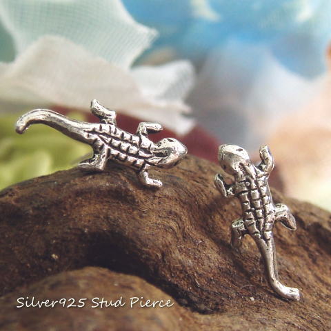 シルバーピアス 背中のゴツゴツに長いしっぽ トカゲのピアス 動物 アニマル シルバー925 silver925 シルバーアクセサリー ヤモリ とかげ イモリ ワニ スタッドピアス レディースピアス