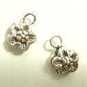 フラワーシルバーパーツ2個で1セット 横幅4.25mm×高さ5.44mmでお花の中心にも更にお花 シルバー925製の小さいパーツ2個セット ビーズ アクセサリー...