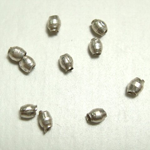 シルバーパーツ 10個で1セット 直径1.3mmタイプでシンプルな小さいシルバー925製のとっても小さいつぶつぶのような形状のビーズ10個セット ビーズ アクセサリー シルバー925 silver925 シルバーアクセサリー