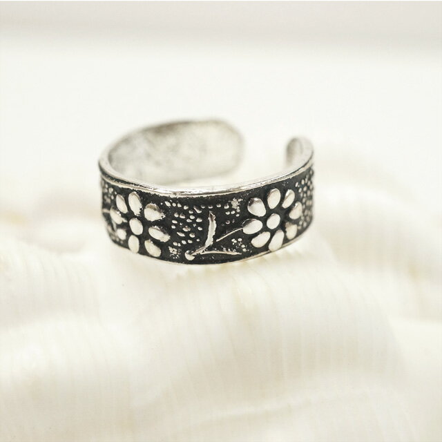 フリーサイズリング 野に咲く花のような模様の足指リング フラワー シルバー925 silver925 シルバーアクセサリー 指輪 足指リング トゥリング トウリ...