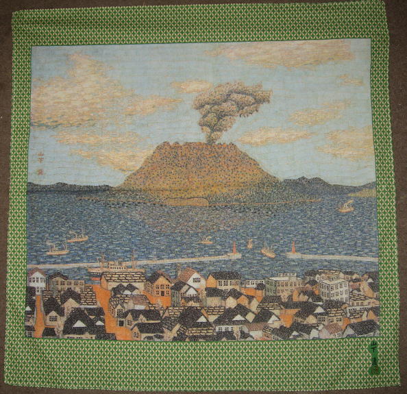 山下清 画伯の小風呂敷 (53cm x 53cm) 「桜島」 ギフトケース入り(13.3cmx14cmx厚み1.5cm)