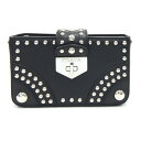 プラダ ポーチ スタッズ 1N1843 ブラック レザー 中古 スマホケース ポーチ スタッズ 黒 レディース 女性 PRADA