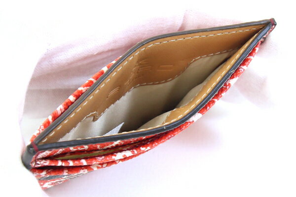 夢市場プレミアのエトロ カードケース カンフーパンダ コラボ 1H769 レッド PVC レザー 中古 カードホルダー 名刺入れ ウォレット メンズ コラボレーション ETRO｜アングル3