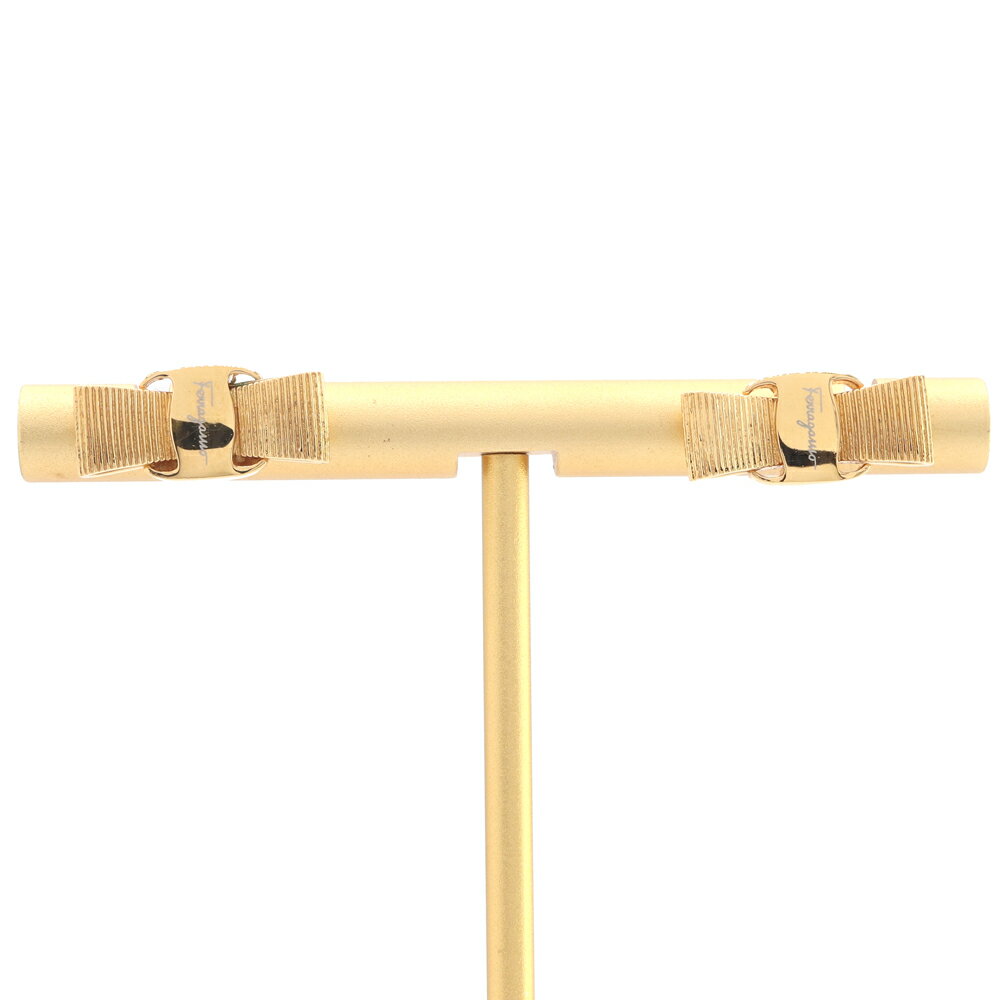 フェラガモ ピアス ヴァラ 760546 ゴールド メタル 中古 アクセサリー リボン ロゴ レディース 女性 Salvatore Ferragamoのサムネイル