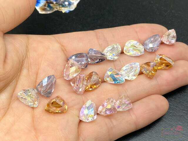 ガラス ビーズ オーロラ 多面カット 9×7.5mm 10個 beads1066 GreenRoseYumi