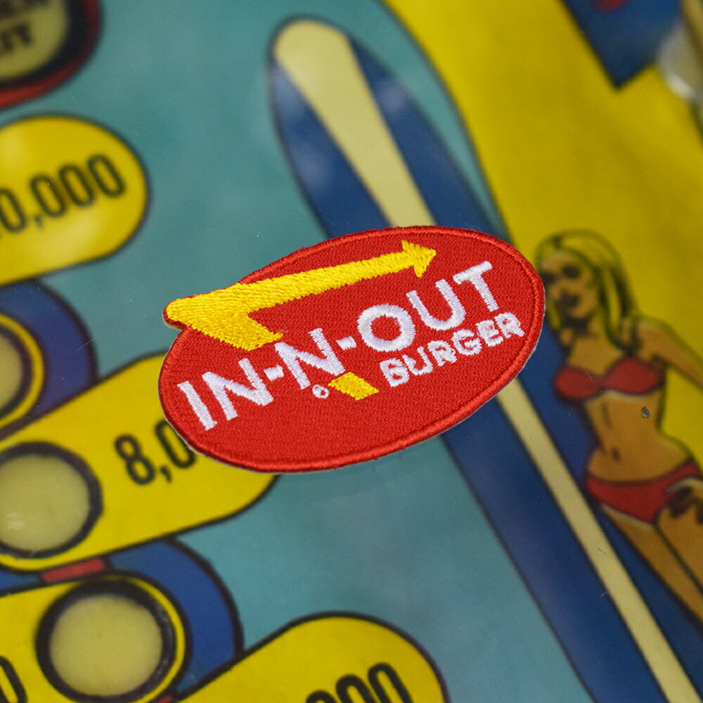 Rakuten - 【メール便可】ミニワッペン IN-N-OUT BURGER インナウト (4.5x4.7cm) [MW182] / 手芸 パッチワーク アメ雑 アメリカン雑貨
