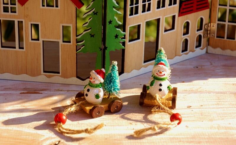 クリスマス雑貨 スノーマン ミニチュア ツリーを積んだ 北欧 ミニスレッド ソリ ゴーカート クリスマス..