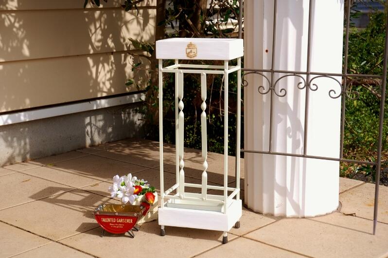 アンブレラスタンド / ホワイト azi-azi アジアジ かさ立て 傘立て 白 ナチュラル フレンチ カントリー雑貨 インテリア雑貨 北欧 ガーデン雑貨 ガーデニング雑貨 省スペース マンション スリム シンプル 可愛い かわいい おしゃれ 安い 釣り竿 レトロ アンティーク アイアン