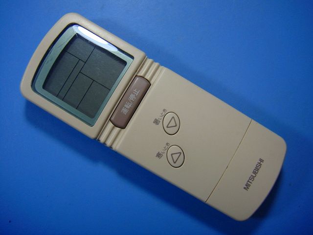 【商品情報】 メーカー：三菱 型番：CG3K 付属品：本体（写真内の物ですべてになります） ※電池カバー、バッテリー、充電器、コード、ふた カバー、枠等の付属品は写真に写ってない場合付属しません。 【商品の状態に関して】 使用感、スレキズ、日焼け等あります。 【状態に関して】 ・割れ、さび、日焼け、変色等写真よりご判断下さい。 ・給湯器等の水回りリモコンの水垢汚れは写真よりご判断下さい。 ・配線ありの商品に関して、切り具合は、写真よりご判断下さい。 ・電池ケース内、その他にさびがある場合写真に掲載致します。 ・商品の色見はご利用のパソコンやモニターの環境により、 実物と多少異なる場合がございます、ご了承下さい。 【赤外線による動作確認ができる商品に関して】 赤外線による動作確認ができる商品は、全ボタン動作確認しております。 不具合がある場合は、上記の（商品の状態に関して）の欄に記載いたします。 赤外線による動作確認がとれる主なリモコンは下記になります。 家庭用エアコン、テレビ、レコーダー、オーディオ、照明などのリモコンです。 ※一部赤外線タイプではない商品がございます。その場合は動作未確認のため、 動作保証は、下記の給湯器などのリモコンと同じ扱いとなります。 【業務エアコン、給湯器、子機等に関して】 本体がない為動作確認は行っておりません。 万が一、不具合の額ご返金致します。(到着7日以内に限ります) ※取付前に必ず業者の方に動作確認をしてもらって下さい。 【充電器、バッテリー等がある商品に関して】 バッテリー、充電器、コード等写真に写ってる場合は付属します。 ※バッテリーは、消耗品の為、動作補償対象外になります。 使用可能か、寿命等も不明です。 【商品の清掃に関して】 できるだけ販売価格を抑えるため、全体的に簡易清掃になります。 商品に管理番号を貼り保管しているため、テープの粘着部が 残る場合がございます。ご了承ください。 【発送に関して】 全国一律送料無料（日本郵便） ※離島・一部地域でも追加送料はかかりません。 厚み3cm以内はクリックポストで発送致します 厚み3cm以上はレターパックで発送致します。 13時までのお支払いの場合、当日発送致します。 13時以降のお支払いの場合、翌日発送致します。 ※交通状況、天候、当社の都合等で変更になる場合があります。 もちろんその場合も送料無料です。 【不良品返金保証に関して】 商品説明に記載が無い破損、不具合がある場合ご返金致します。　　　 到着後7日間以内にメール又はお電話にてご連絡下さい。 お客様都合による返品・交換は受付けておりません。ご了承下さい。 【ストア情報】 会社名：オークショップ 電話番号：076-201-8087 免許情報：古物商許可証　第511070011425号/石川県公安委員会　