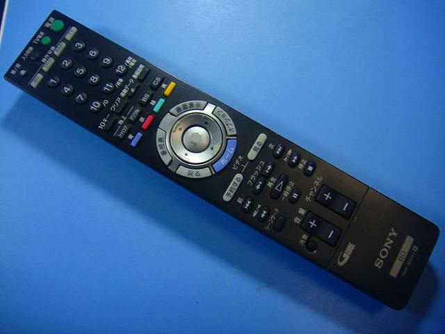 【商品情報】 メーカー：SONY 型番：RMT-B004J 付属品：本体（写真内の物ですべてになります） ※電池カバー、バッテリー、充電器、コード、ふた カバー、枠等の付属品は写真に写ってない場合付属しません。 【商品の状態に関して】 使用感、スレキズ、日焼け、汚れ等あります。 【状態に関して】 ・割れ、さび、日焼け、変色等写真よりご判断下さい。 ・給湯器等の水回りリモコンの水垢汚れは写真よりご判断下さい。 ・配線ありの商品に関して、切り具合は、写真よりご判断下さい。 ・電池ケース内、その他にさびがある場合写真に掲載致します。 ・商品の色見はご利用のパソコンやモニターの環境により、 実物と多少異なる場合がございます、ご了承下さい。 【赤外線による動作確認ができる商品に関して】 赤外線による動作確認ができる商品は、下記以外の全ボタン動作確認しております。 時刻合わせ、タイマー設定ボタンは動作確認をしていない為、動作保証対象外となります。 不具合がある場合は、上記の（商品の状態に関して）の欄に記載いたします。 赤外線による動作確認がとれる主なリモコンは下記になります。 家庭用エアコン、テレビ、レコーダー、オーディオ、照明などのリモコンです。 ※一部赤外線タイプではない商品がございます。その場合は動作未確認のため、 動作保証は、下記の給湯器などのリモコンと同じ扱いとなります。 【業務エアコン、給湯器、子機等に関して】 本体がない為動作確認は行っておりません。 万が一、不具合の額ご返金致します。(到着7日以内に限ります) ※取付前に必ず業者の方に動作確認をしてもらって下さい。 【充電器、バッテリー等がある商品に関して】 バッテリー、充電器、コード等写真に写ってる場合は付属します。 ※バッテリーは、消耗品の為、動作補償対象外になります。 使用可能か、寿命等も不明です。 【商品の清掃に関して】 できるだけ販売価格を抑えるため、全体的に簡易清掃になります。 商品に管理番号を貼り保管しているため、テープの粘着部が 残る場合がございます。上記、ご了承ください。 【発送に関して】 全国一律送料無料（日本郵便） ※離島・一部地域でも追加送料はかかりません。 厚み3cm以内はクリックポストで発送致します 厚み3cm以上はレターパックで発送致します。 13時までのお支払いの場合、当日発送致します。 13時以降のお支払いの場合、翌日発送致します。 ※交通状況、天候、当社の都合等で変更になる場合があります。 もちろんその場合も送料無料です。 【不良品返金保証に関して】 商品説明に記載が無い破損、不具合がある場合ご返金致します。　　　 到着後7日間以内にメール又はお電話にてご連絡下さい。 お客様都合による返品・交換は受付けておりません。ご了承下さい。 【ストア情報】 会社名：オークショップ 電話番号：076-201-8087 免許情報：古物商許可証　第511070011425号/石川県公安委員会　