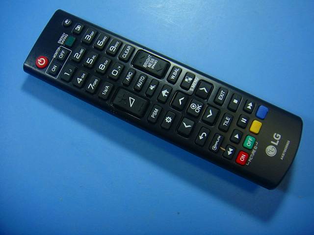 【商品情報】 メーカー： LG 型番：AKB76039803　　　　　　　　　　　　　　　 付属品：本体（写真内の物ですべてになります） ※電池カバー、バッテリー、充電器、コード、ふた カバー、枠等の付属品は写真に写ってない場合付属しません。 【商品の状態に関して】 使用感、スレキズ、日焼け等あります。 【状態に関して】 ・割れ、さび、日焼け、変色等写真よりご判断下さい。 ・給湯器等の水回りリモコンの水垢汚れは写真よりご判断下さい。 ・配線ありの商品に関して、切り具合は、写真よりご判断下さい。 ・電池ケース内、その他にさびがある場合写真に掲載致します。 ・商品の色見はご利用のパソコンやモニターの環境により、 実物と多少異なる場合がございます、ご了承下さい。 【赤外線による動作確認ができる商品に関して】 赤外線による動作確認ができる商品は、全ボタン動作確認しております。 不具合がある場合は、上記の（商品の状態に関して）の欄に記載いたします。 赤外線による動作確認がとれる主なリモコンは下記になります。 家庭用エアコン、テレビ、レコーダー、オーディオ、照明などのリモコンです。 ※一部赤外線タイプではない商品がございます。その場合は動作未確認のため、 動作保証は、下記の給湯器などのリモコンと同じ扱いとなります。 【業務エアコン、給湯器、子機等に関して】 本体がない為動作確認は行っておりません。 万が一、不具合の額ご返金致します。(到着7日以内に限ります) ※取付前に必ず業者の方に動作確認をしてもらって下さい。 【充電器、バッテリー等がある商品に関して】 バッテリー、充電器、コード等写真に写ってる場合は付属します。 ※バッテリーは、消耗品の為、動作補償対象外になります。 使用可能か、寿命等も不明です。 【商品の清掃に関して】 できるだけ販売価格を抑えるため、全体的に簡易清掃になります。 商品に管理番号を貼り保管しているため、テープの粘着部が 残る場合がございます。上記、ご了承ください。 【発送に関して】 全国一律送料無料（日本郵便） ※離島・一部地域でも追加送料はかかりません。 厚み3cm以内はクリックポストで発送致します 厚み3cm以上はレターパックで発送致します。 13時までのお支払いの場合、当日発送致します。 13時以降のお支払いの場合、翌日発送致します。 ※交通状況、天候、当社の都合等で変更になる場合があります。 もちろんその場合も送料無料です。 【不良品返金保証に関して】 商品説明に記載が無い破損、不具合がある場合ご返金致します。　　　 到着後7日間以内にメール又はお電話にてご連絡下さい。 お客様都合による返品・交換は受付けておりません。ご了承下さい。 【ストア情報】 会社名：オークショップ 電話番号：076-201-8087 免許情報：古物商許可証　第511070011425号/石川県公安委員会　