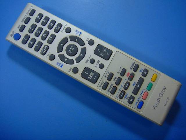 【商品情報】 メーカー：オリオン 型番：LC-013F 付属品：本体（写真内の物ですべてになります） ※電池カバー、バッテリー、充電器、コード、ふた カバー、枠等の付属品は写真に写ってない場合付属しません。 【商品の状態に関して】 使用感、スレキズ、日焼け、汚れ等あります。 【状態に関して】 ・割れ、さび、日焼け、変色等写真よりご判断下さい。 ・給湯器等の水回りリモコンの水垢汚れは写真よりご判断下さい。 ・配線ありの商品に関して、切り具合は、写真よりご判断下さい。 ・電池ケース内、その他にさびがある場合写真に掲載致します。 ・商品の色見はご利用のパソコンやモニターの環境により、 実物と多少異なる場合がございます、ご了承下さい。 【赤外線による動作確認ができる商品に関して】 赤外線による動作確認ができる商品は、下記以外の全ボタン動作確認しております。 時刻合わせ、タイマー設定ボタンは動作確認をしていない為、動作保証対象外となります。 不具合がある場合は、上記の（商品の状態に関して）の欄に記載いたします。 赤外線による動作確認がとれる主なリモコンは下記になります。 家庭用エアコン、テレビ、レコーダー、オーディオ、照明などのリモコンです。 ※一部赤外線タイプではない商品がございます。その場合は動作未確認のため、 動作保証は、下記の給湯器などのリモコンと同じ扱いとなります。 【業務エアコン、給湯器、子機等に関して】 本体がない為動作確認は行っておりません。 万が一、不具合の額ご返金致します。(到着7日以内に限ります) ※取付前に必ず業者の方に動作確認をしてもらって下さい。 【充電器、バッテリー等がある商品に関して】 バッテリー、充電器、コード等写真に写ってる場合は付属します。 ※バッテリーは、消耗品の為、動作補償対象外になります。 使用可能か、寿命等も不明です。 【商品の清掃に関して】 できるだけ販売価格を抑えるため、全体的に簡易清掃になります。 商品に管理番号を貼り保管しているため、テープの粘着部が 残る場合がございます。上記、ご了承ください。 【発送に関して】 全国一律送料無料（日本郵便） ※離島・一部地域でも追加送料はかかりません。 厚み3cm以内はクリックポストで発送致します 厚み3cm以上はレターパックで発送致します。 13時までのお支払いの場合、当日発送致します。 13時以降のお支払いの場合、翌日発送致します。 ※交通状況、天候、当社の都合等で変更になる場合があります。 もちろんその場合も送料無料です。 【不良品返金保証に関して】 商品説明に記載が無い破損、不具合がある場合ご返金致します。　　　 到着後7日間以内にメール又はお電話にてご連絡下さい。 お客様都合による返品・交換は受付けておりません。ご了承下さい。 【ストア情報】 会社名：オークショップ 電話番号：076-201-8087 免許情報：古物商許可証　第511070011425号/石川県公安委員会　